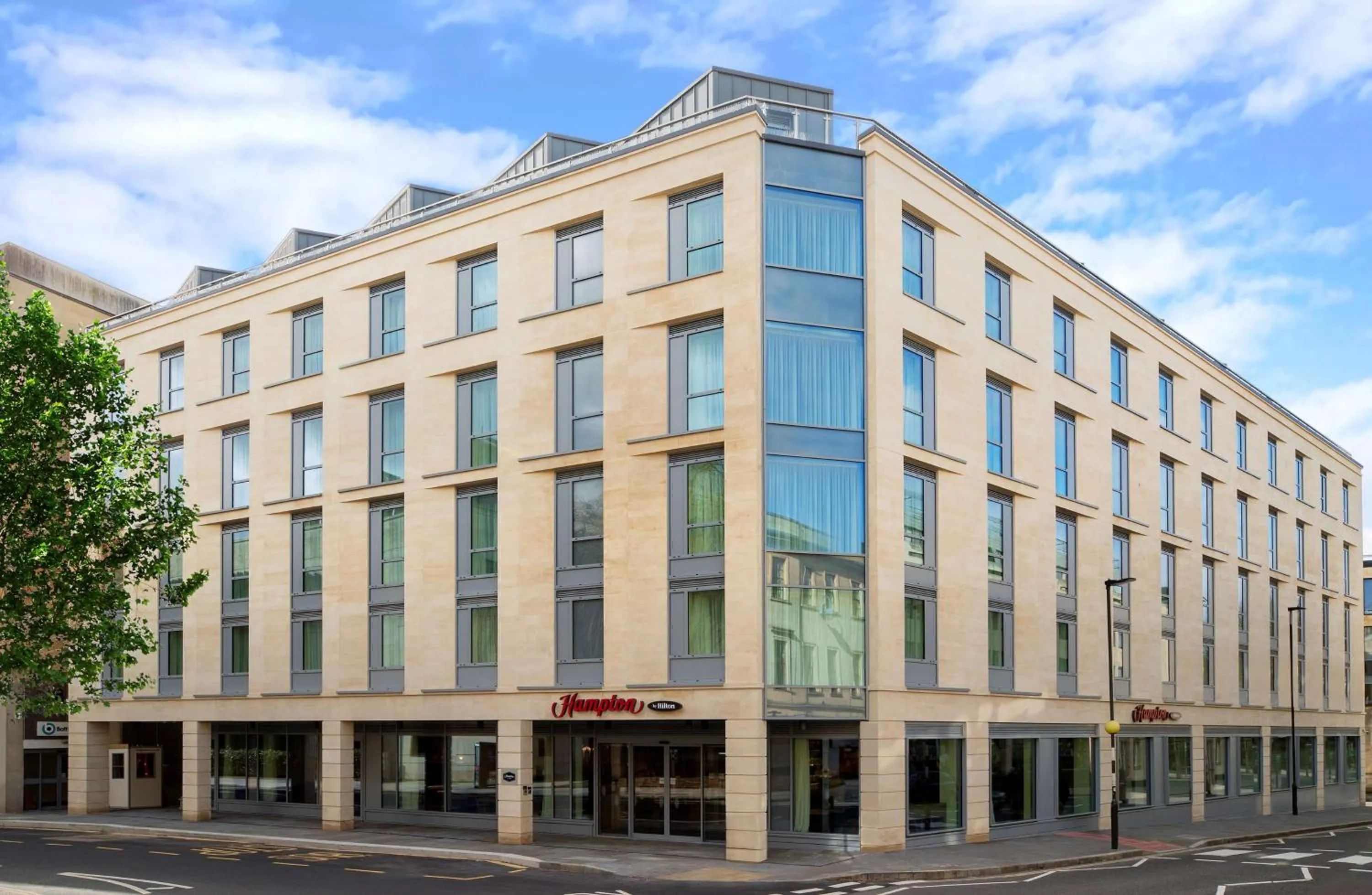 Property building in Hampton By Hilton Bath City