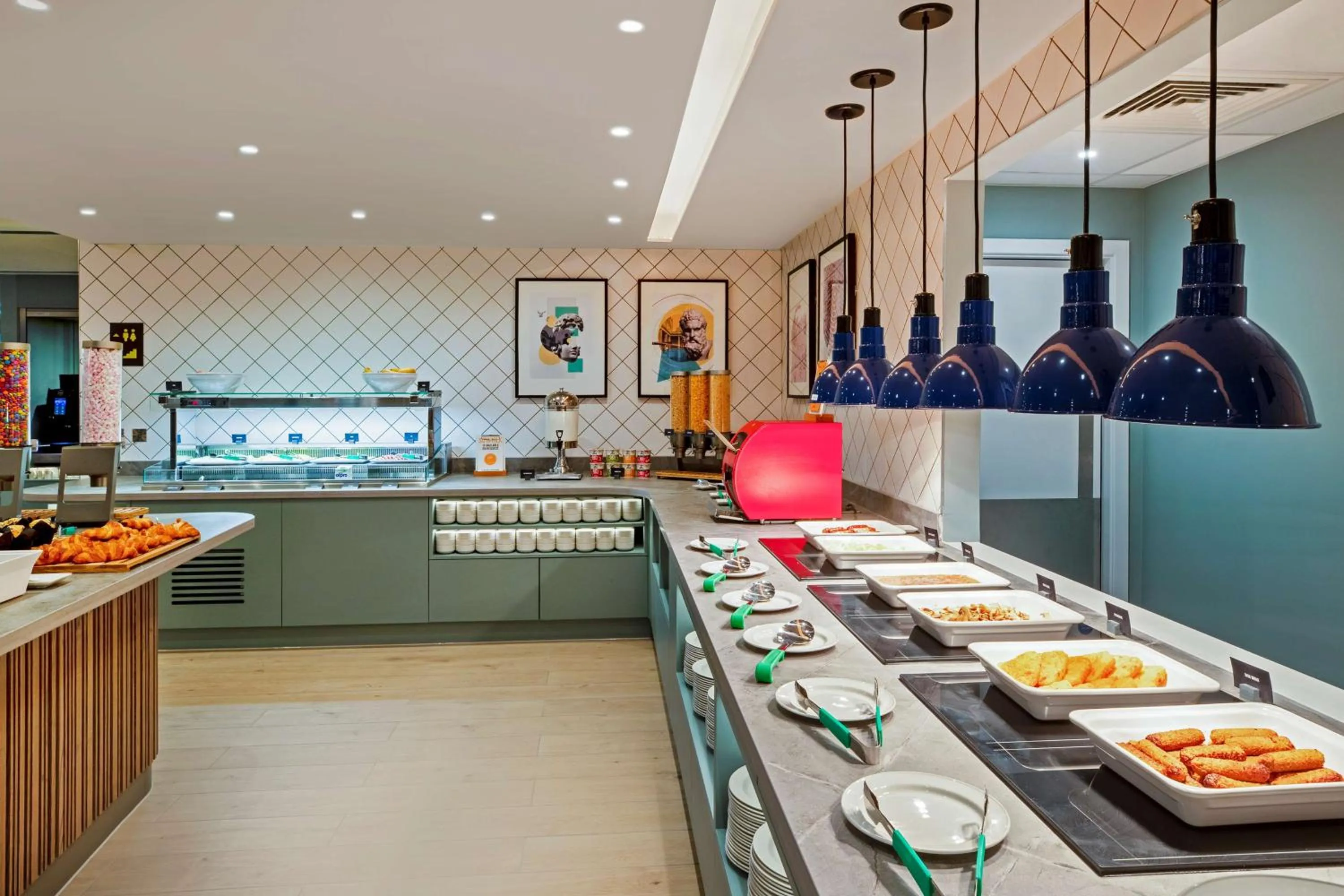 Breakfast in Hampton By Hilton Bath City