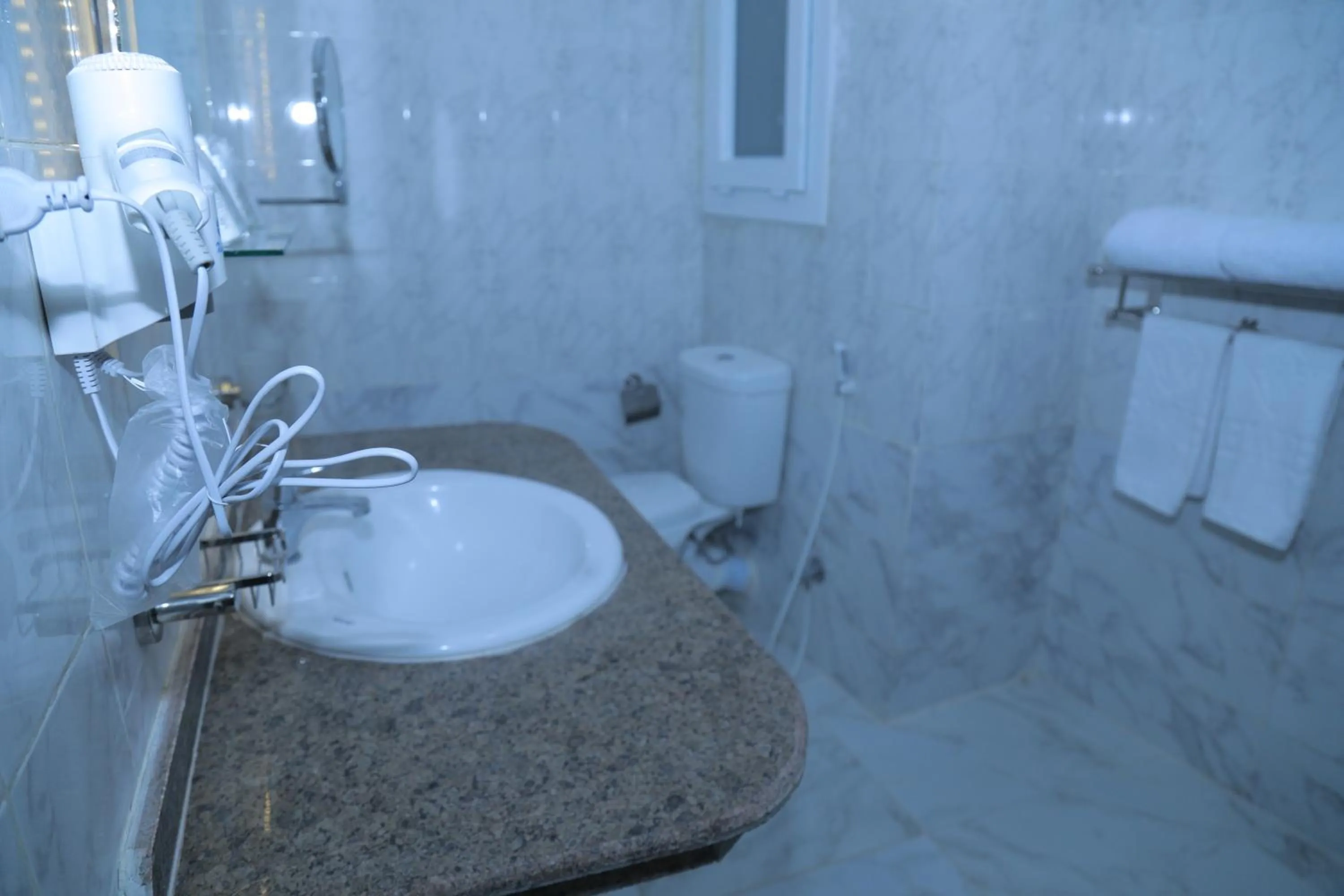 Bathroom in Jewel Fayed Hotel