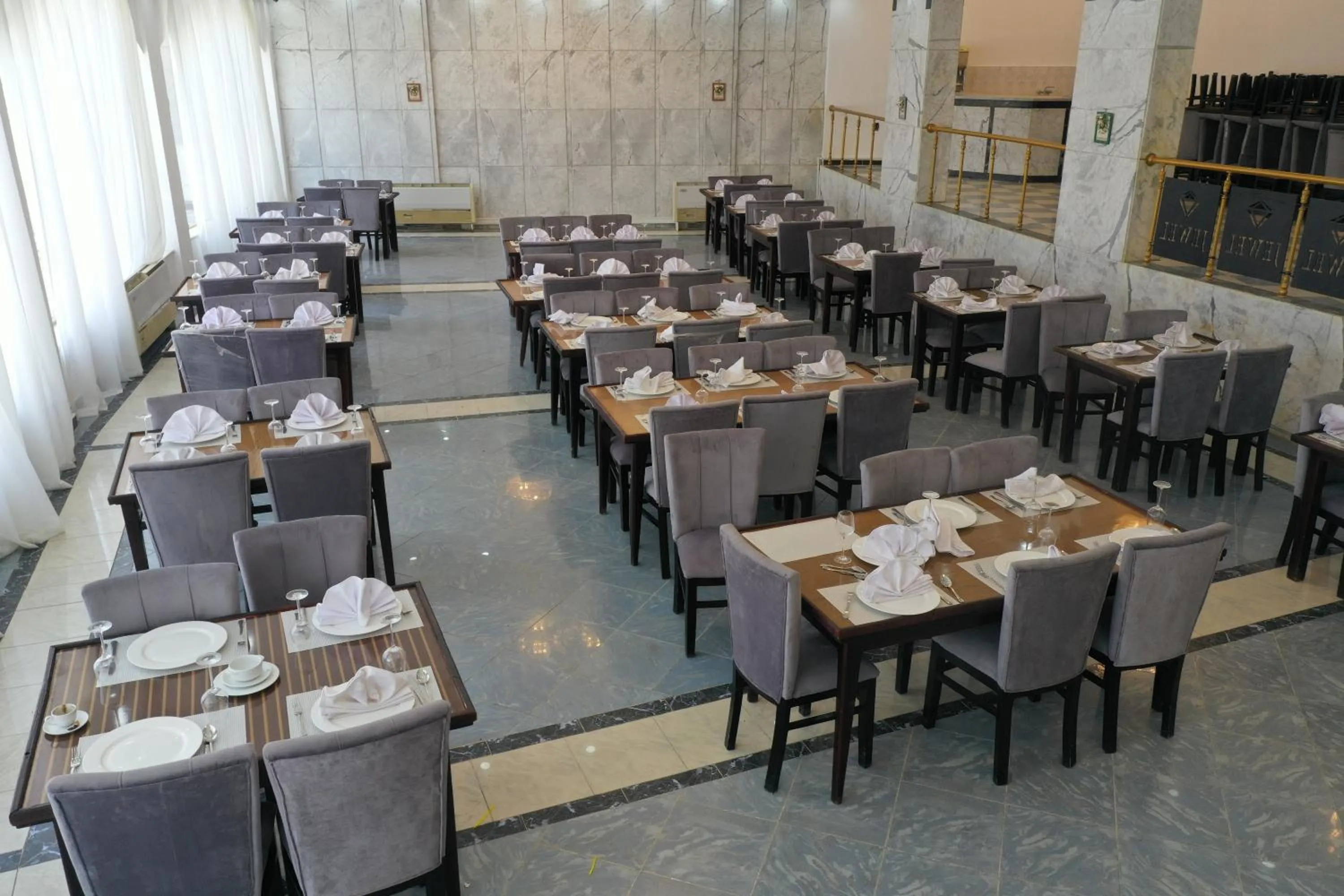 Restaurant/places to eat in Jewel Fayed Hotel