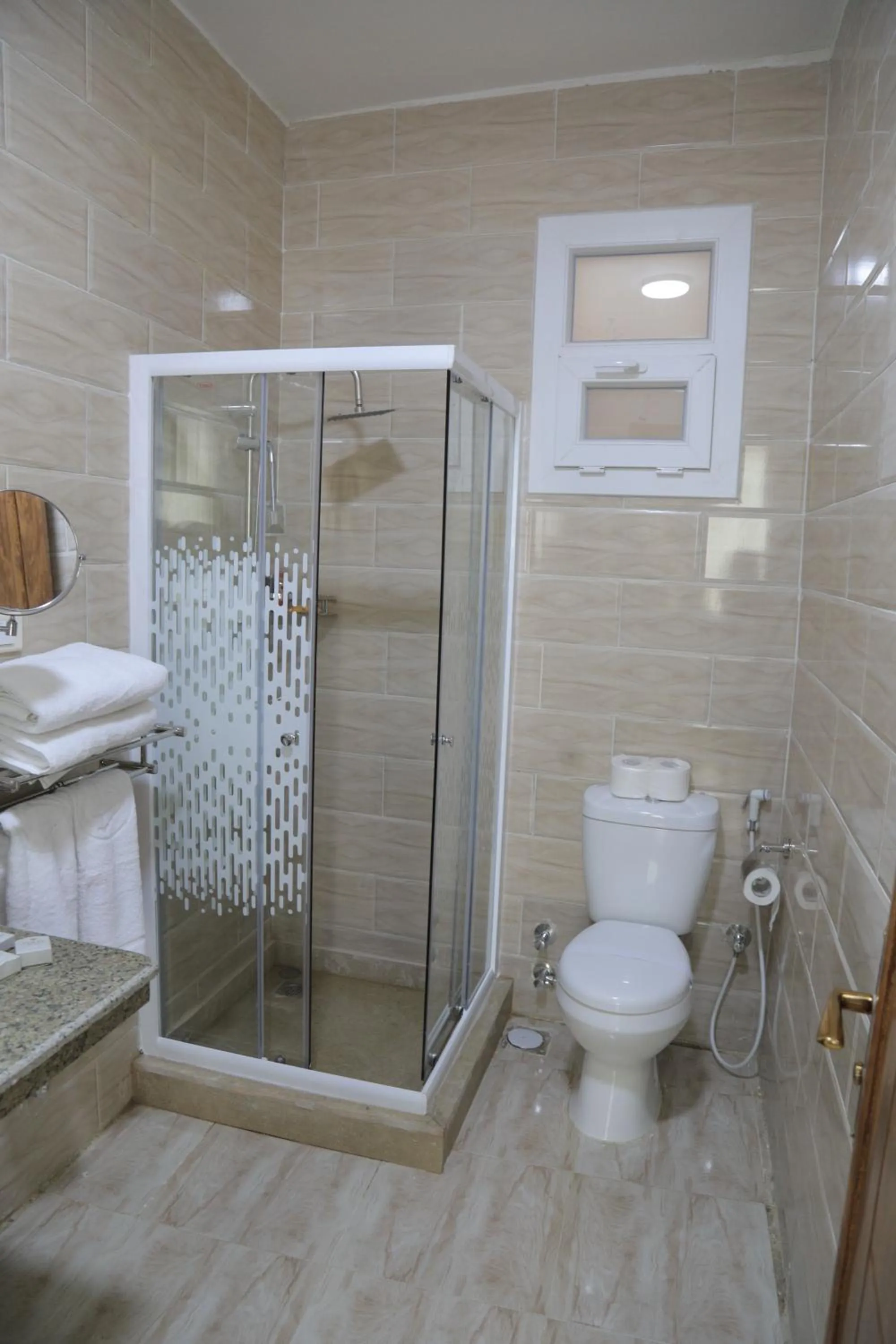 Bathroom in Jewel Fayed Hotel