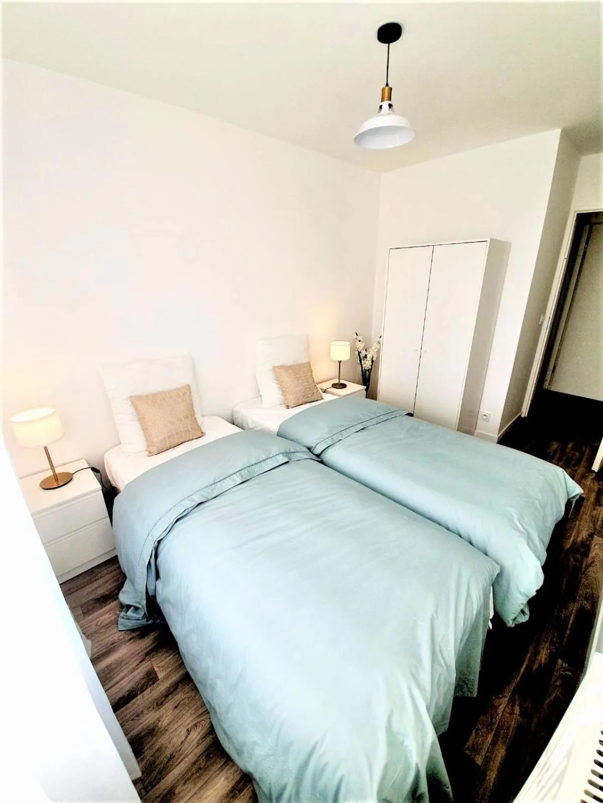 Bed in Sublime Appartemt 5 min Disneyland/Vallée Village/Val d'europe