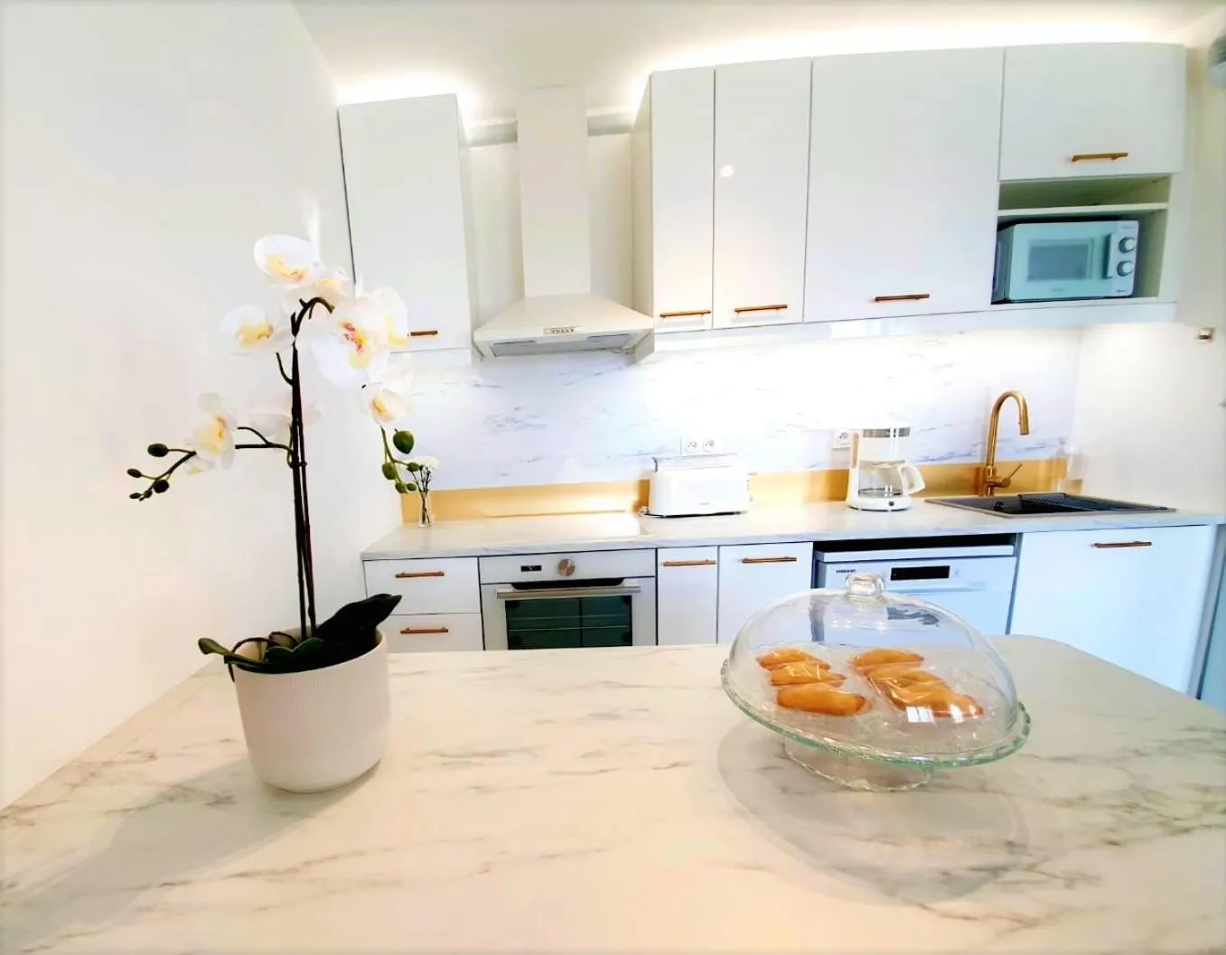 kitchen in Sublime Appartemt 5 min Disneyland/Vallée Village/Val d'europe