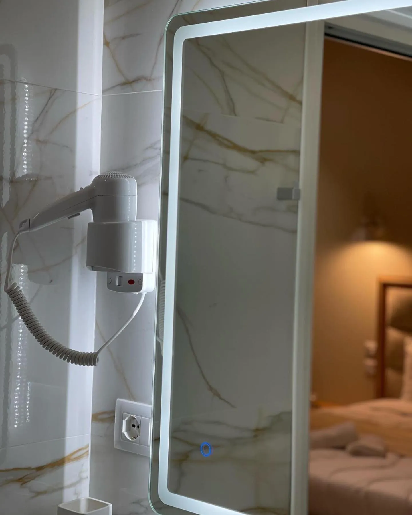 heating, Bed in Arial Penthouse Suites