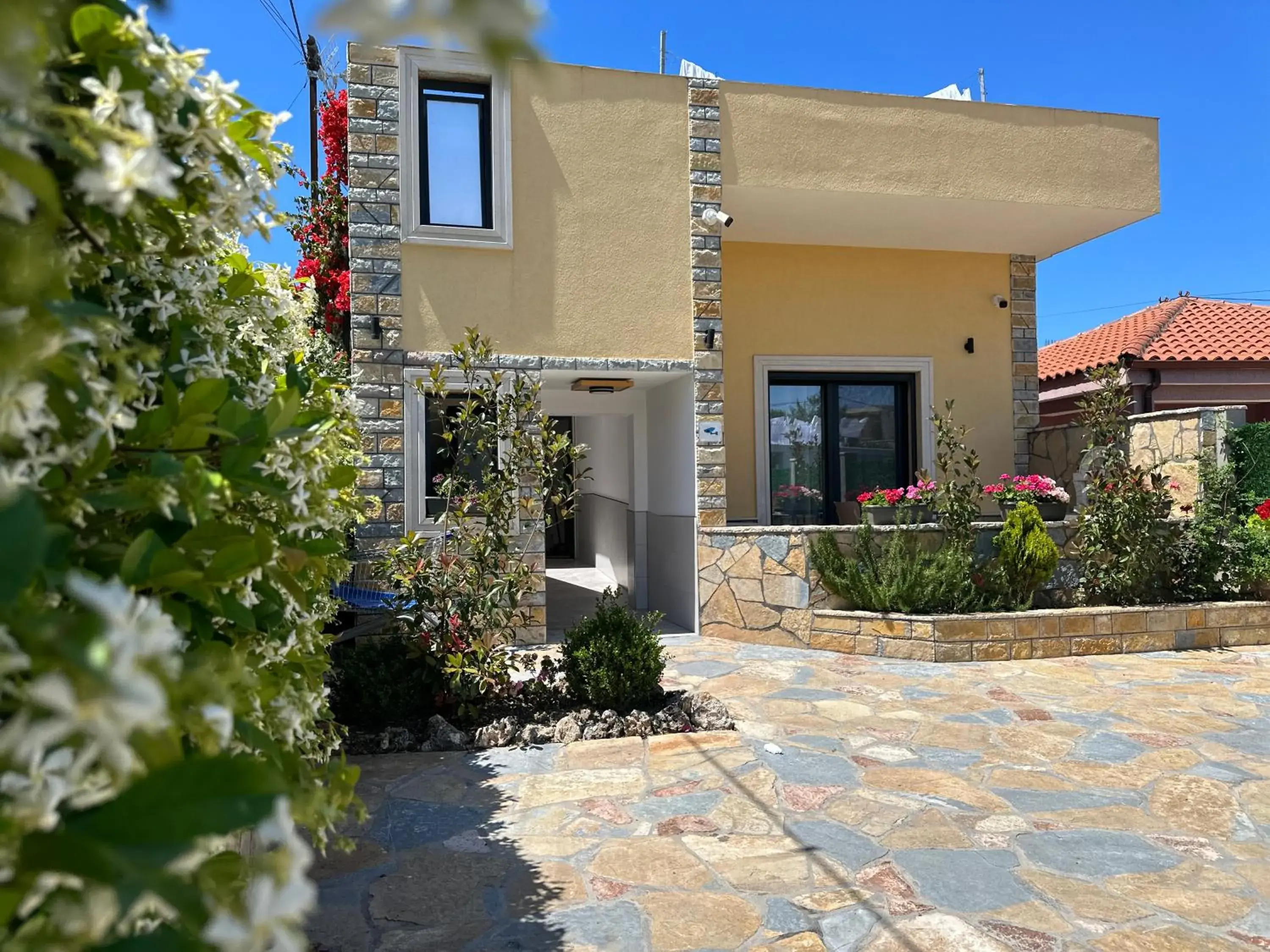 One-Bedroom Apartment in Arial Penthouse Suites One-Bedroom Apartment in Arial Penthouse Suites