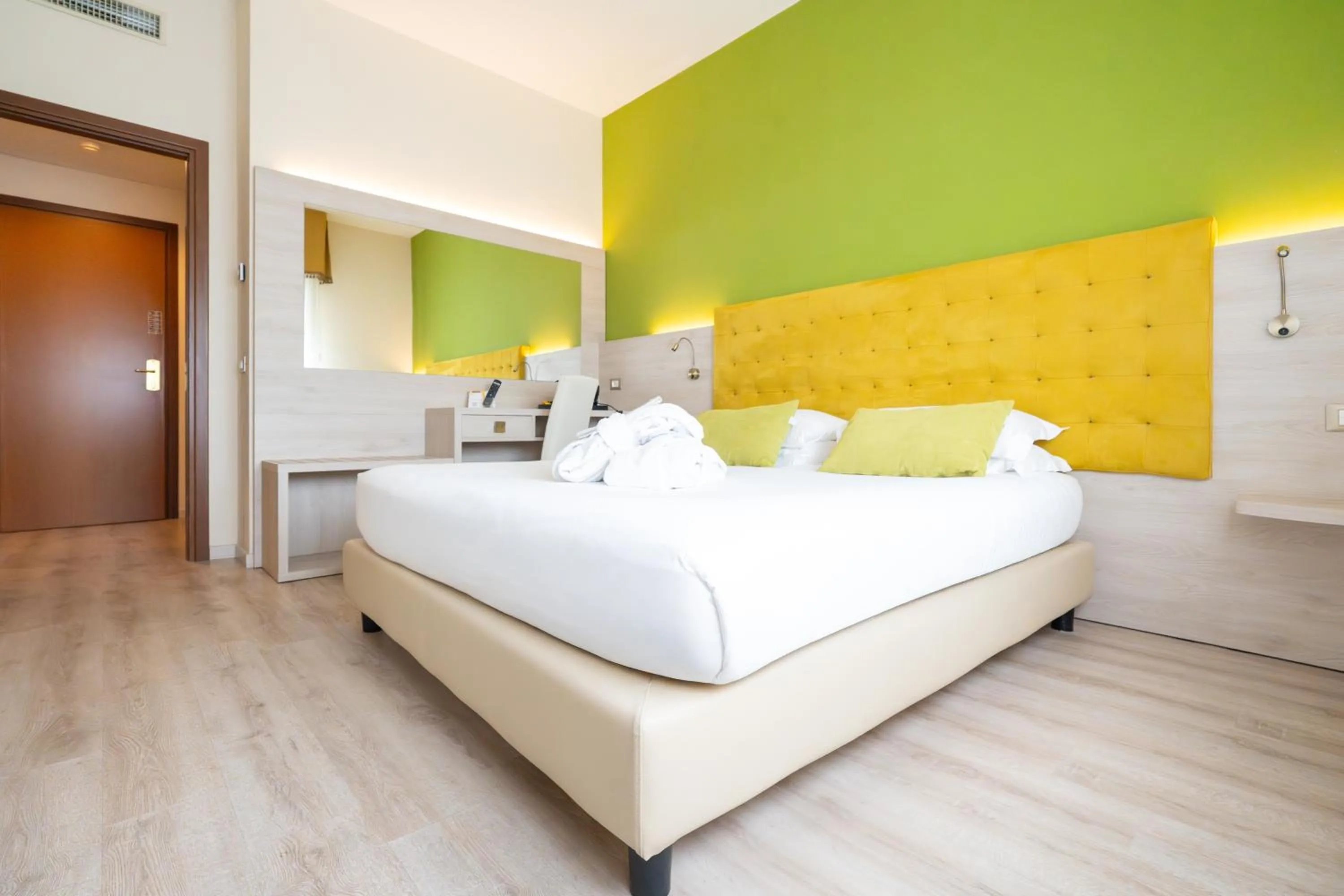 Bedroom, Bed in Hotel Castello Artemide Congressi