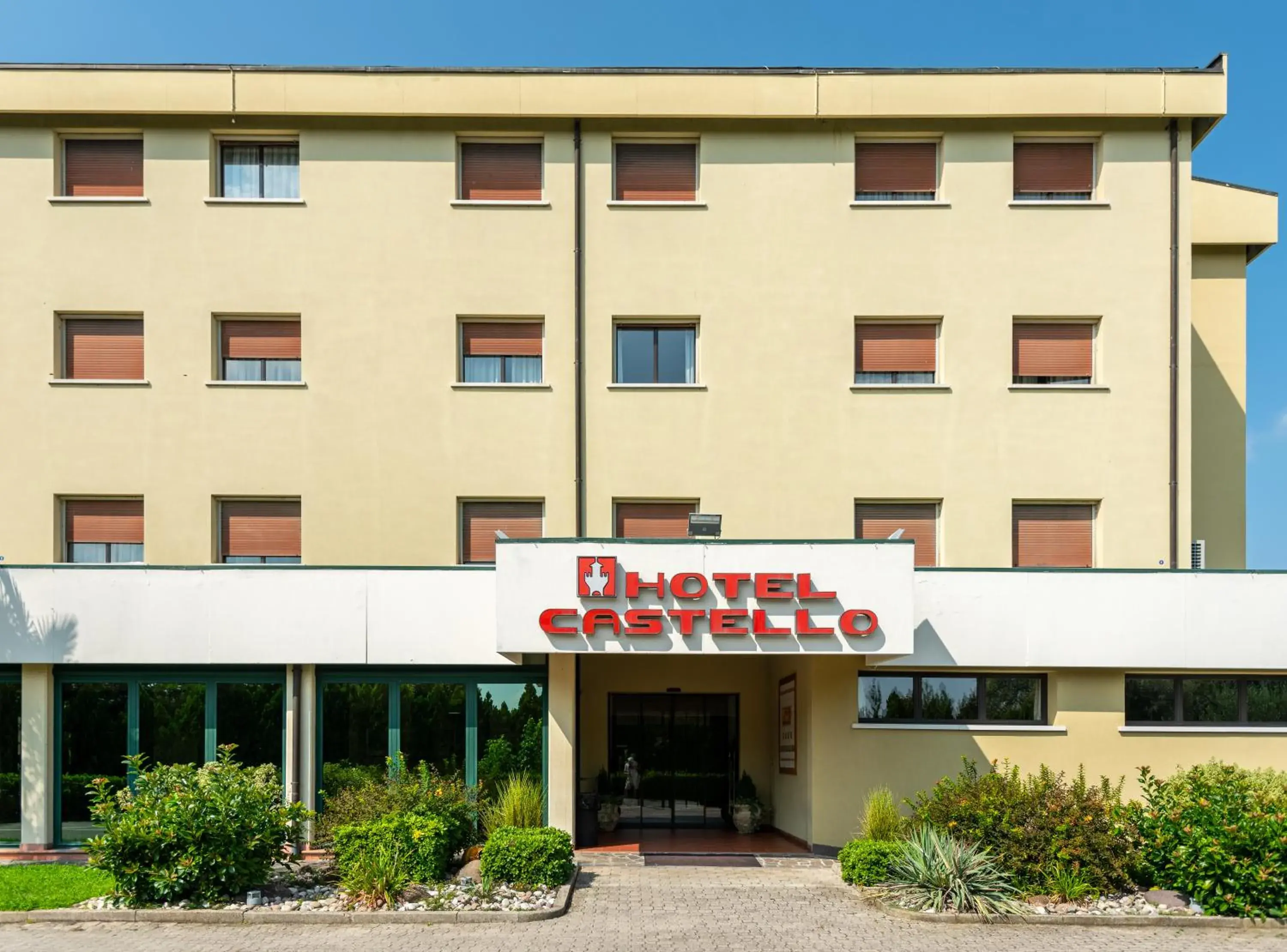 Property building in Hotel Castello Artemide Congressi Property building in Hotel Castello Artemide Congressi