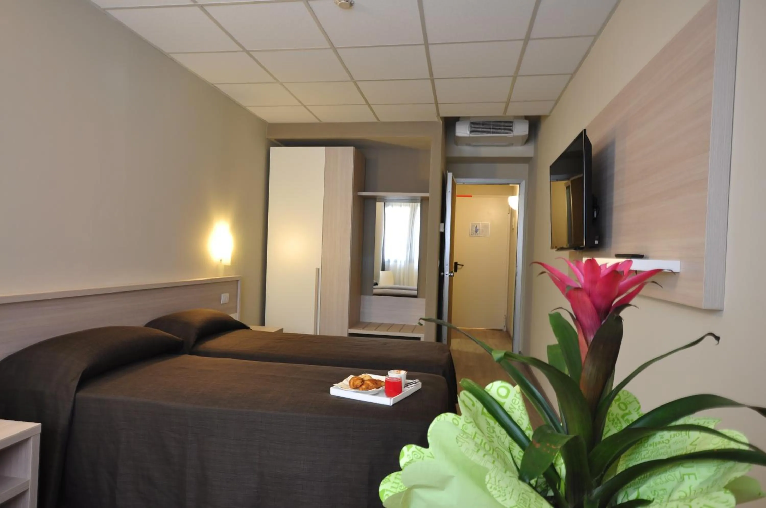 Decorative detail, Bed in Best Quality Hotel Politecnico