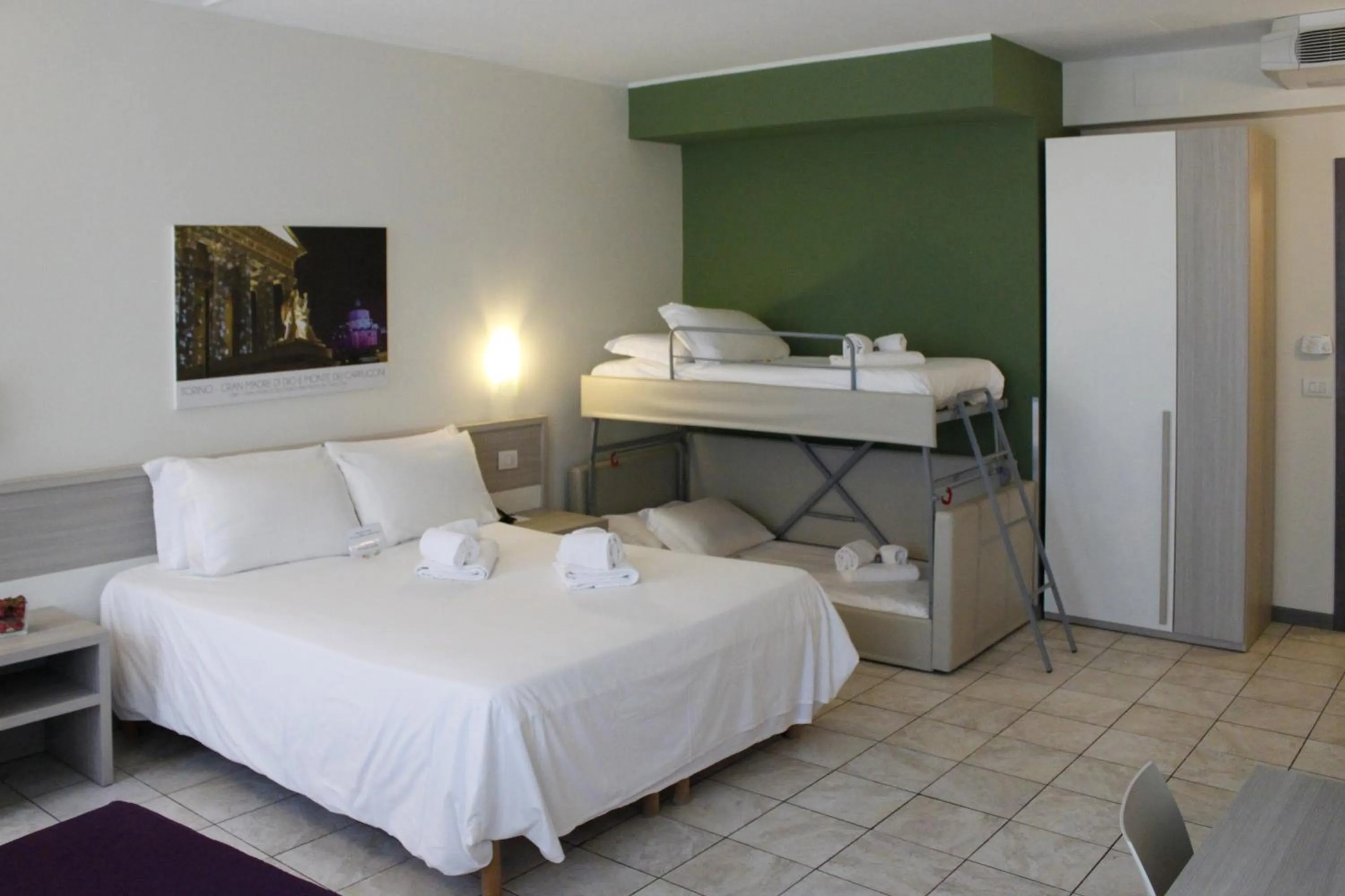 Family, Bed in Best Quality Hotel Politecnico