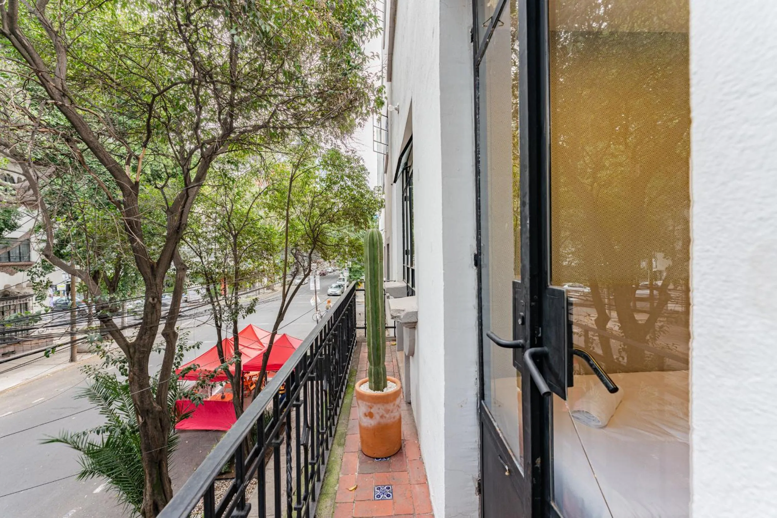 Double Room with Balcony - single occupancy in Casa Danubio Reforma by VH