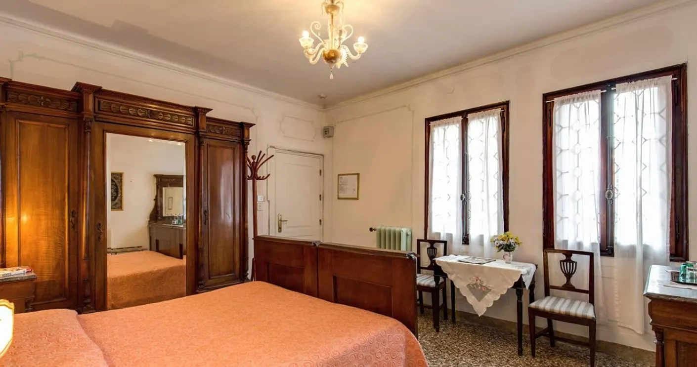 Bed in Pensione Seguso