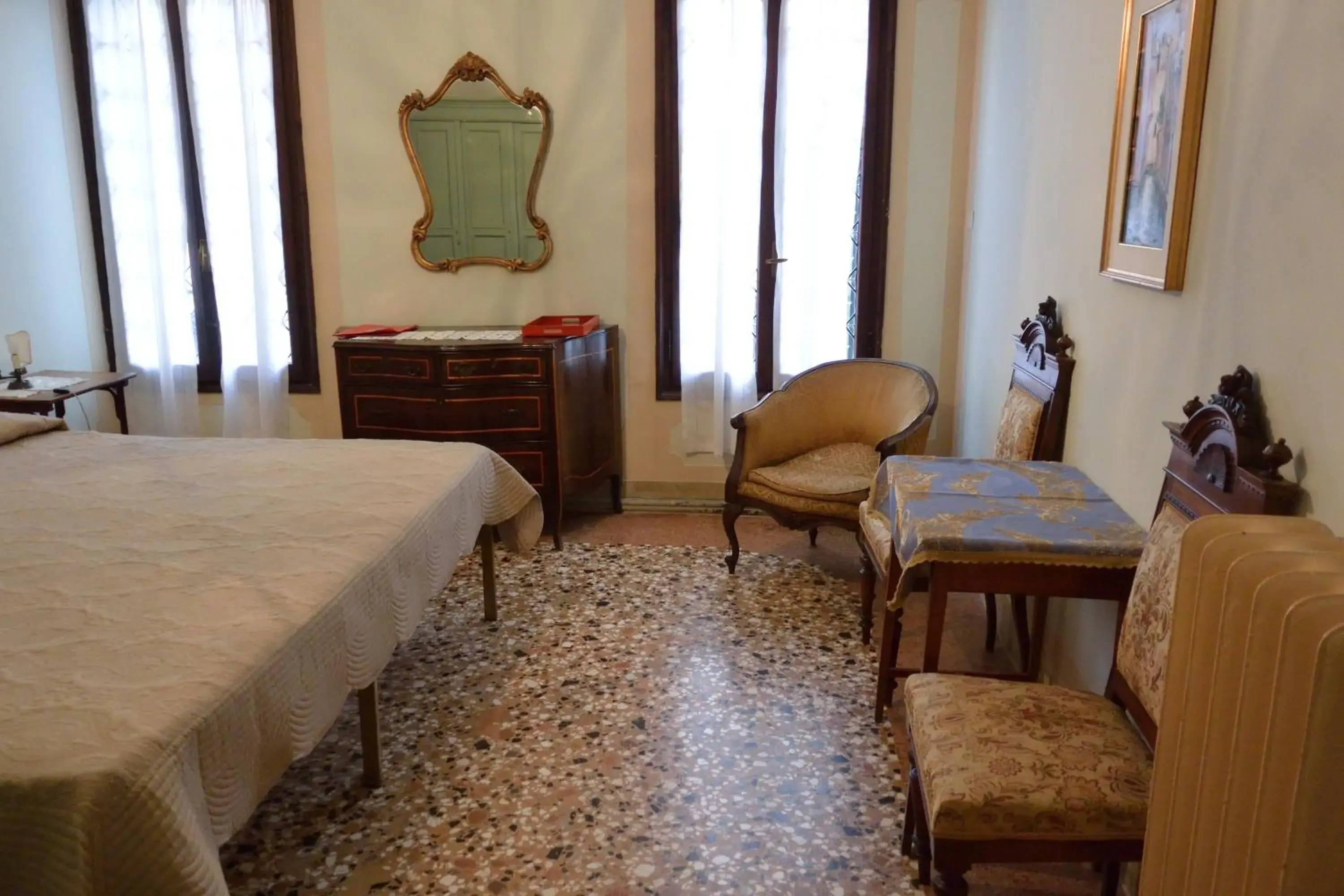 Photo of the whole room, Bed in Pensione Seguso Photo of the whole room, Bed in Pensione Seguso