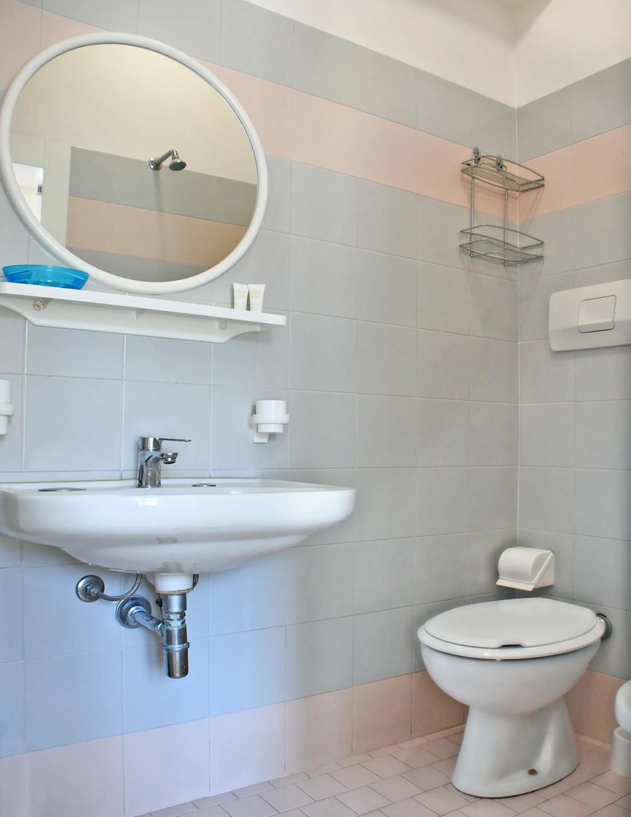 Shower in Hotel Exclusive