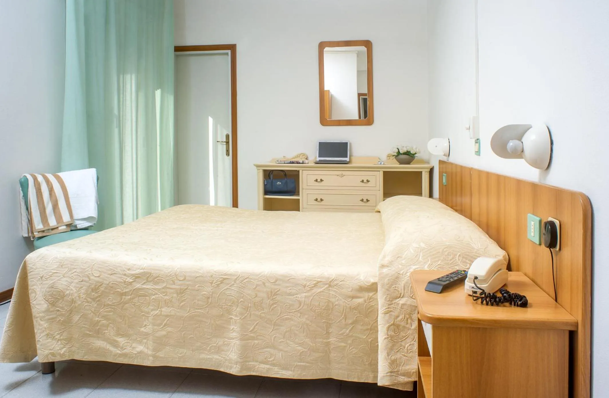 Standard Double or Twin Room in Hotel Exclusive