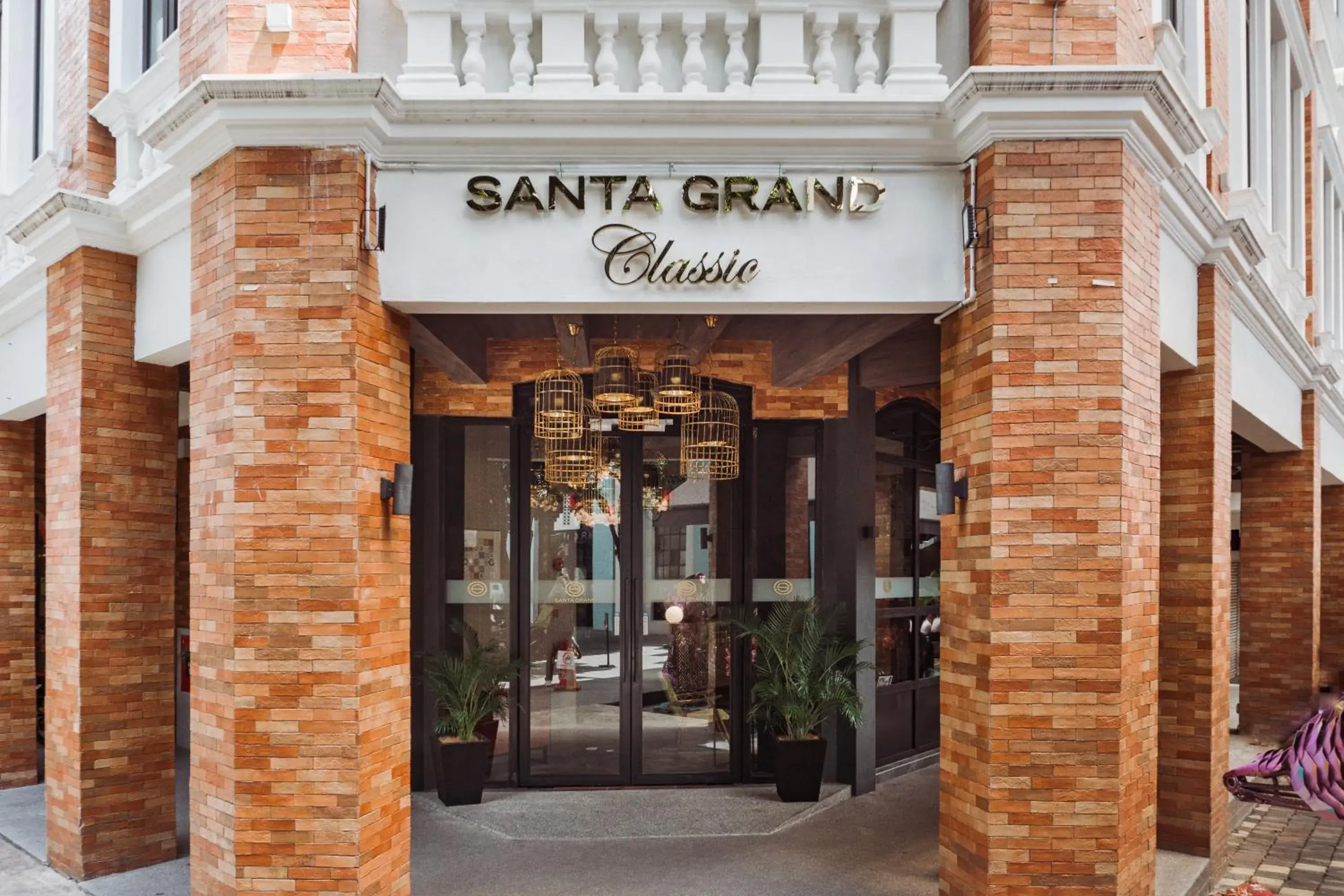 Facade/entrance in Santa Grand Classic Kuala Lumpur, Chinatown Facade/entrance in Santa Grand Classic Kuala Lumpur, Chinatown
