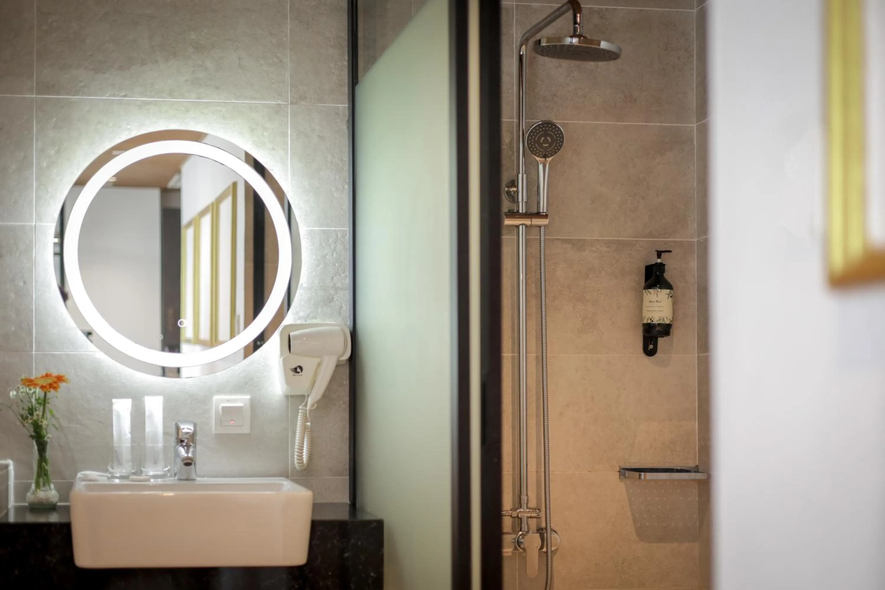 Shower in Santa Grand Classic Kuala Lumpur, Chinatown