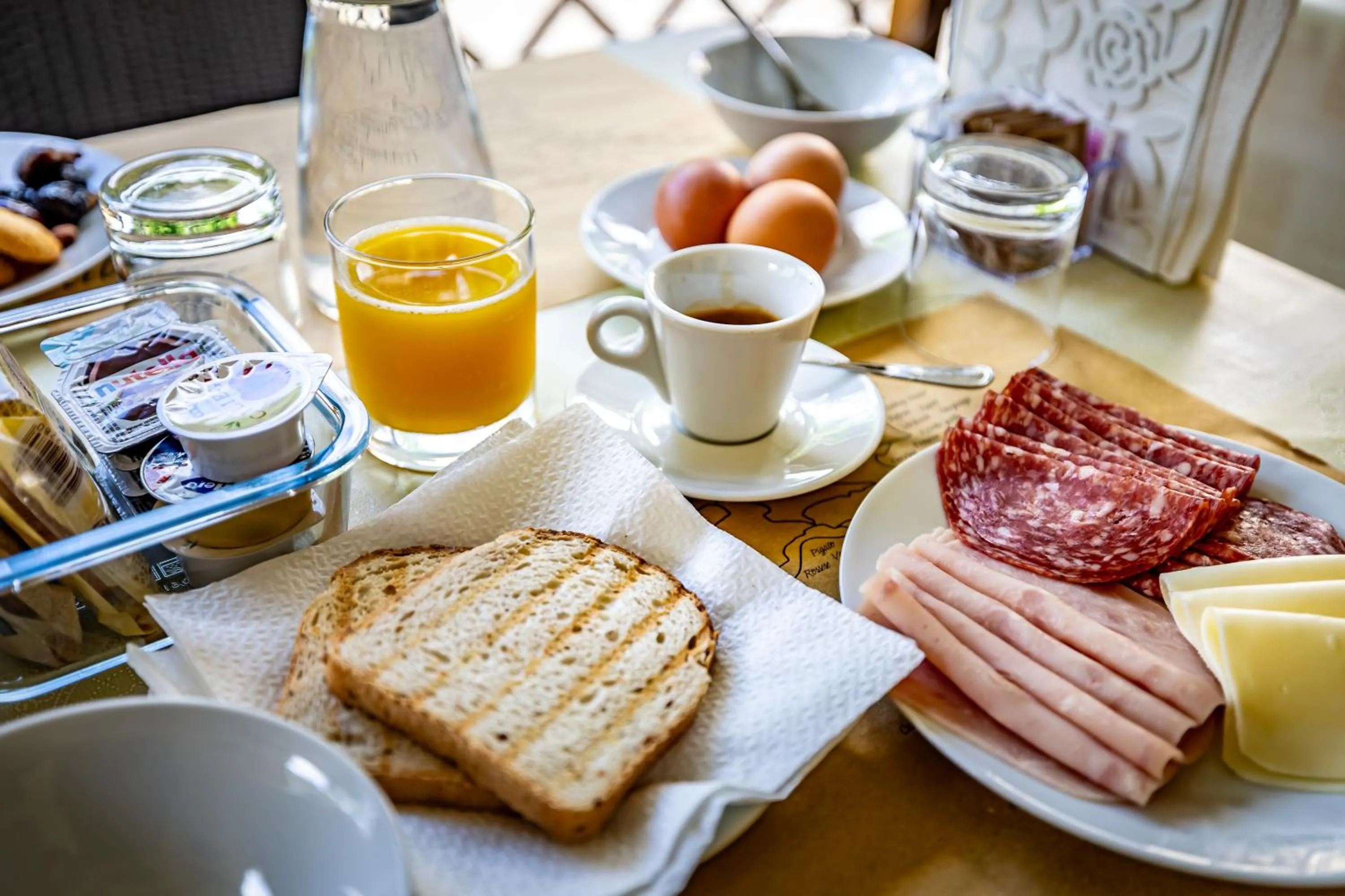 Continental breakfast in Hotel Minerva