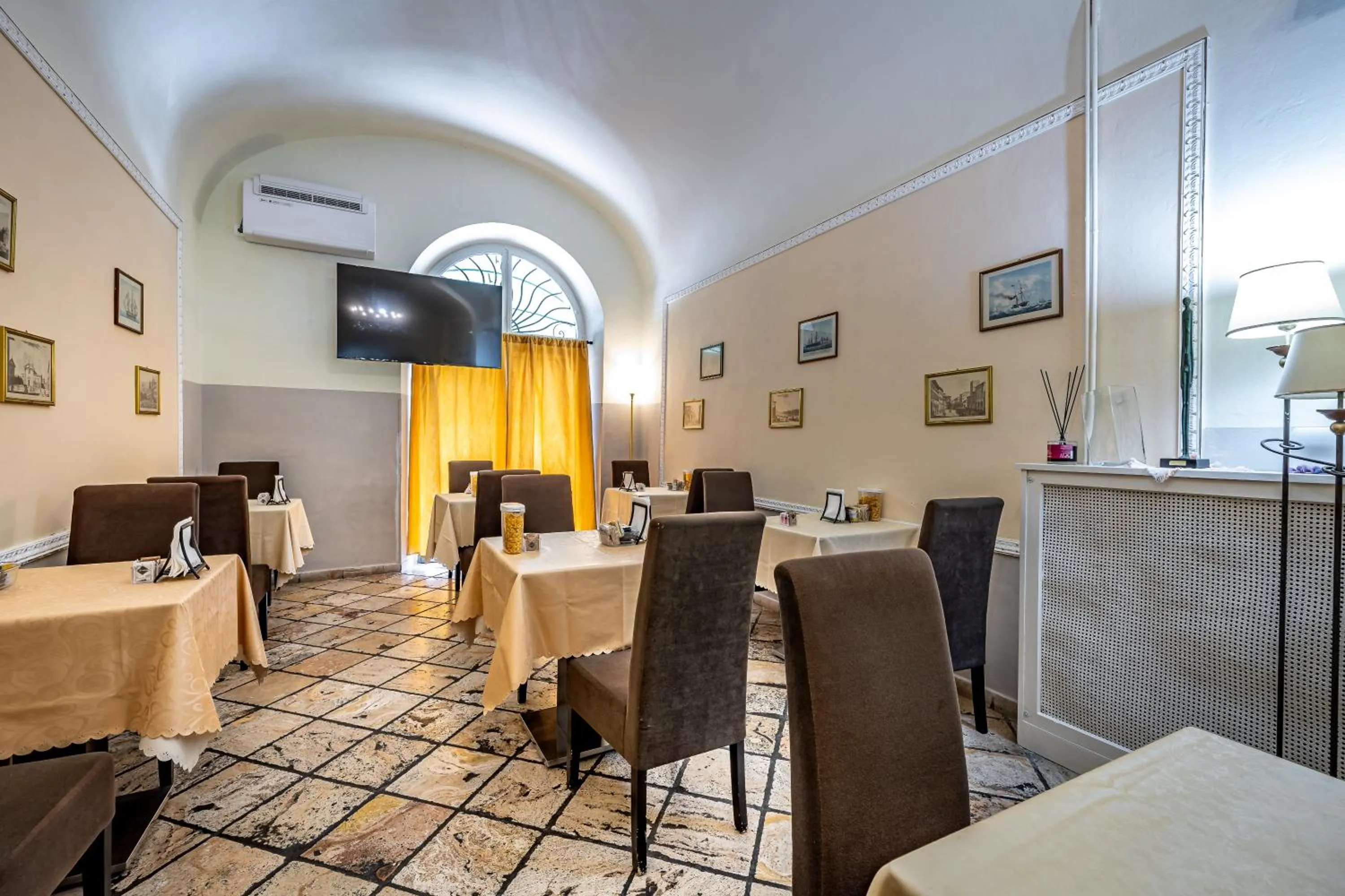 Breakfast in Hotel Minerva