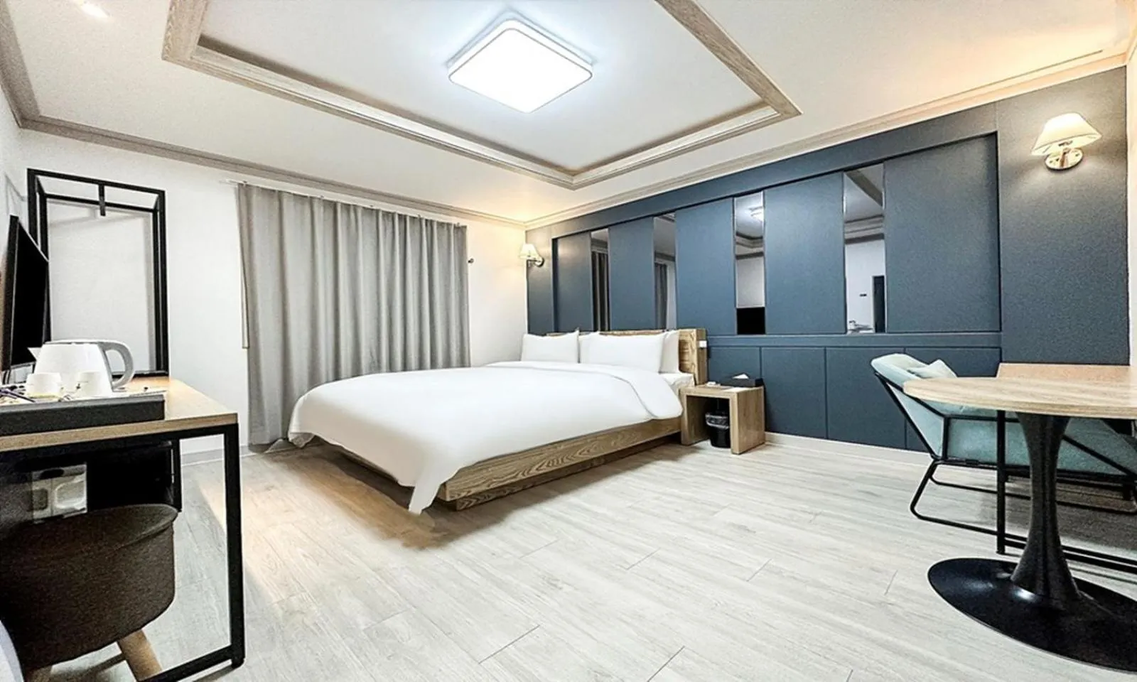 Bed in Gumi time hotel