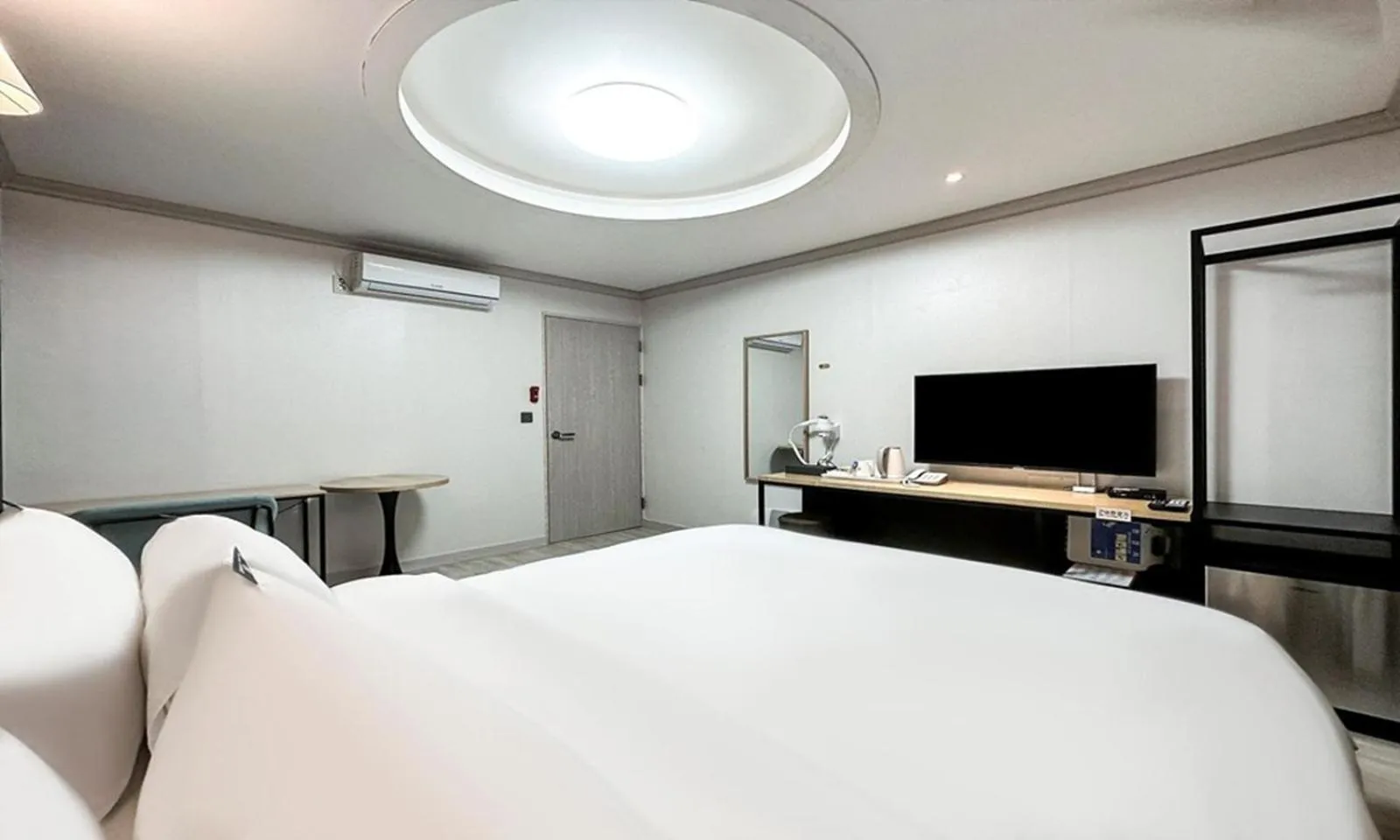 Bed in Gumi time hotel