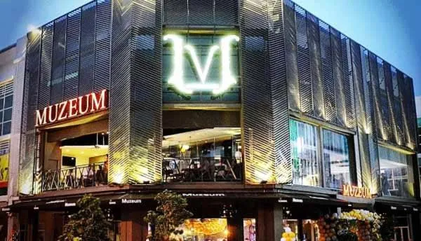 Restaurant/places to eat in Shoppingmall condo sri petaling, Near Bukit jalil 1