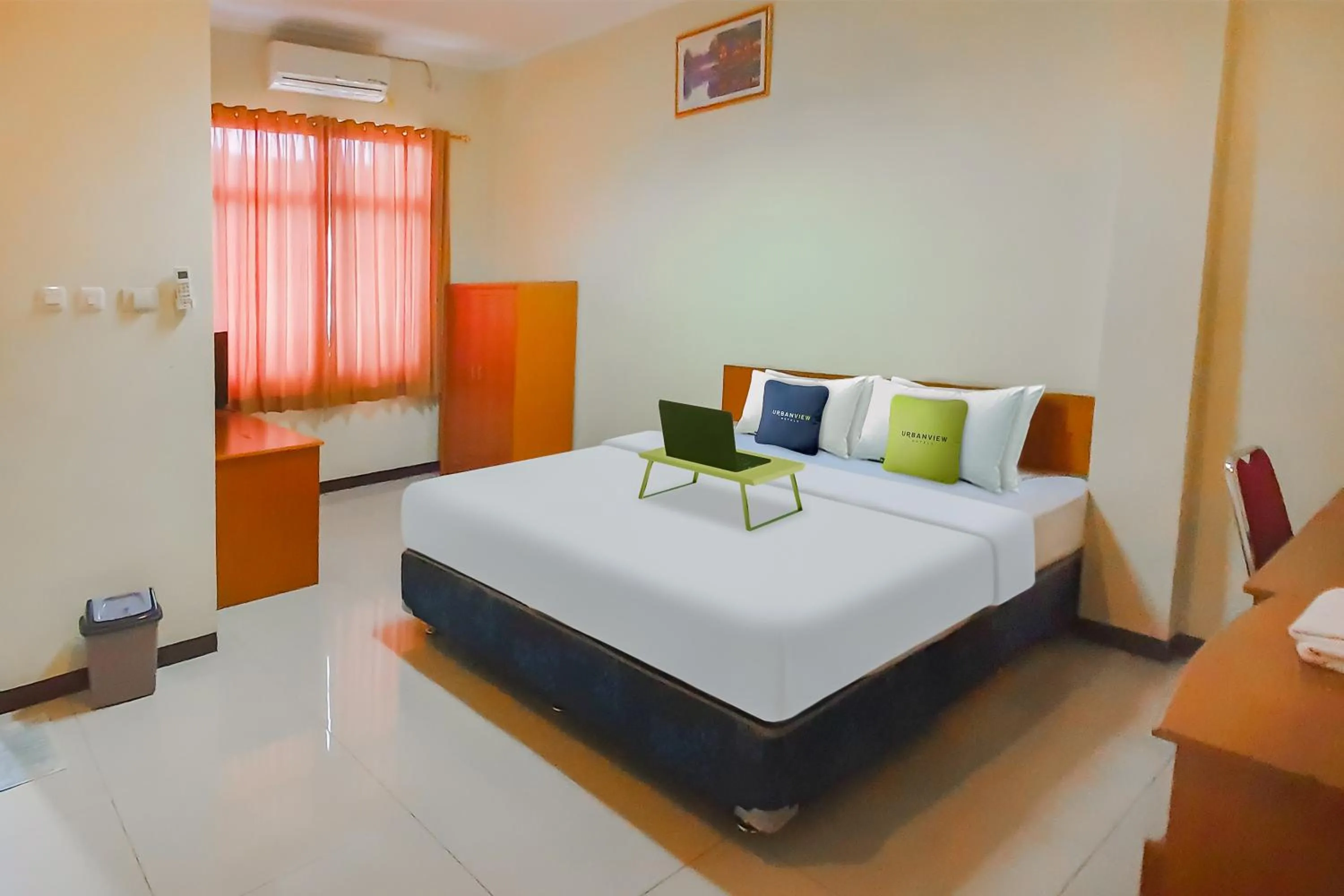 Bedroom, Bed in Urbanview Hotel Bartu Moh Toha Bandung by RedDoorz