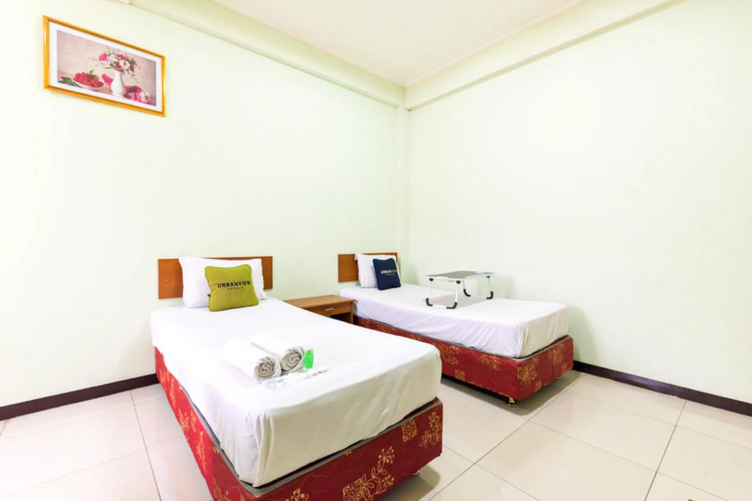 Bedroom, Bed in Urbanview Hotel Bartu Moh Toha Bandung by RedDoorz