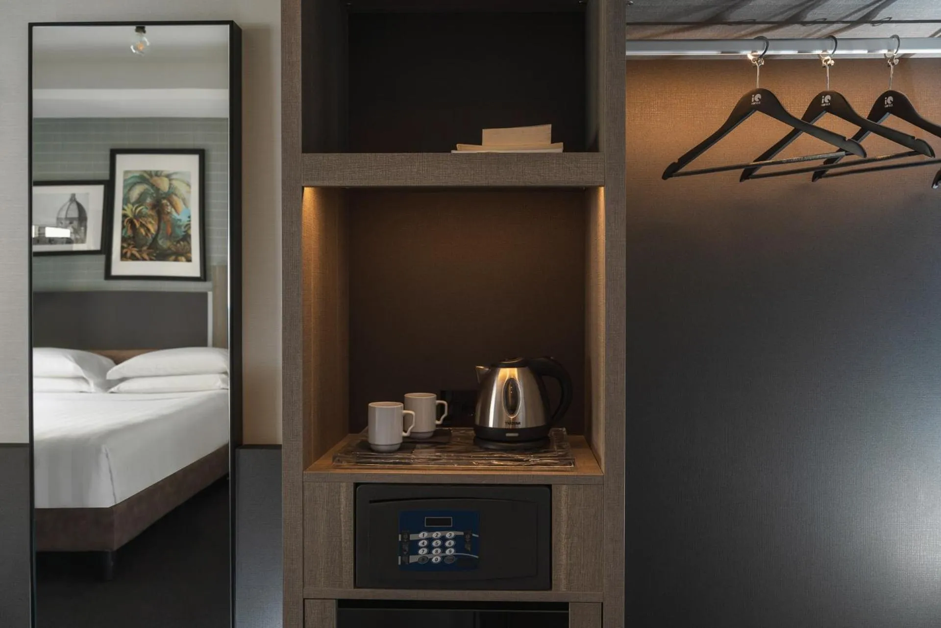 Bedroom, Bed in iQ Hotel Firenze