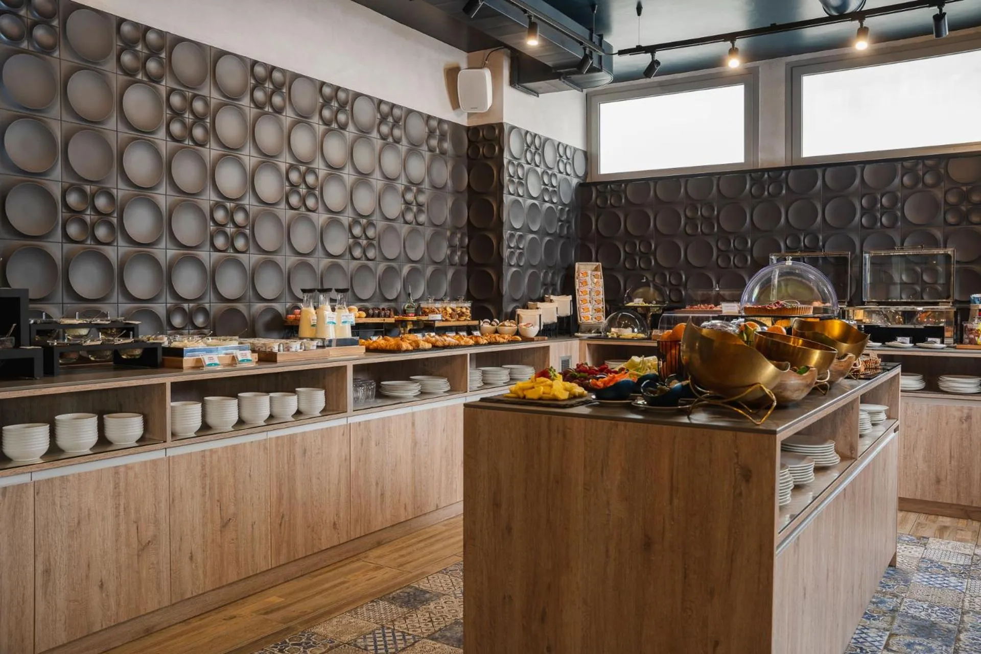 Buffet breakfast in iQ Hotel Firenze