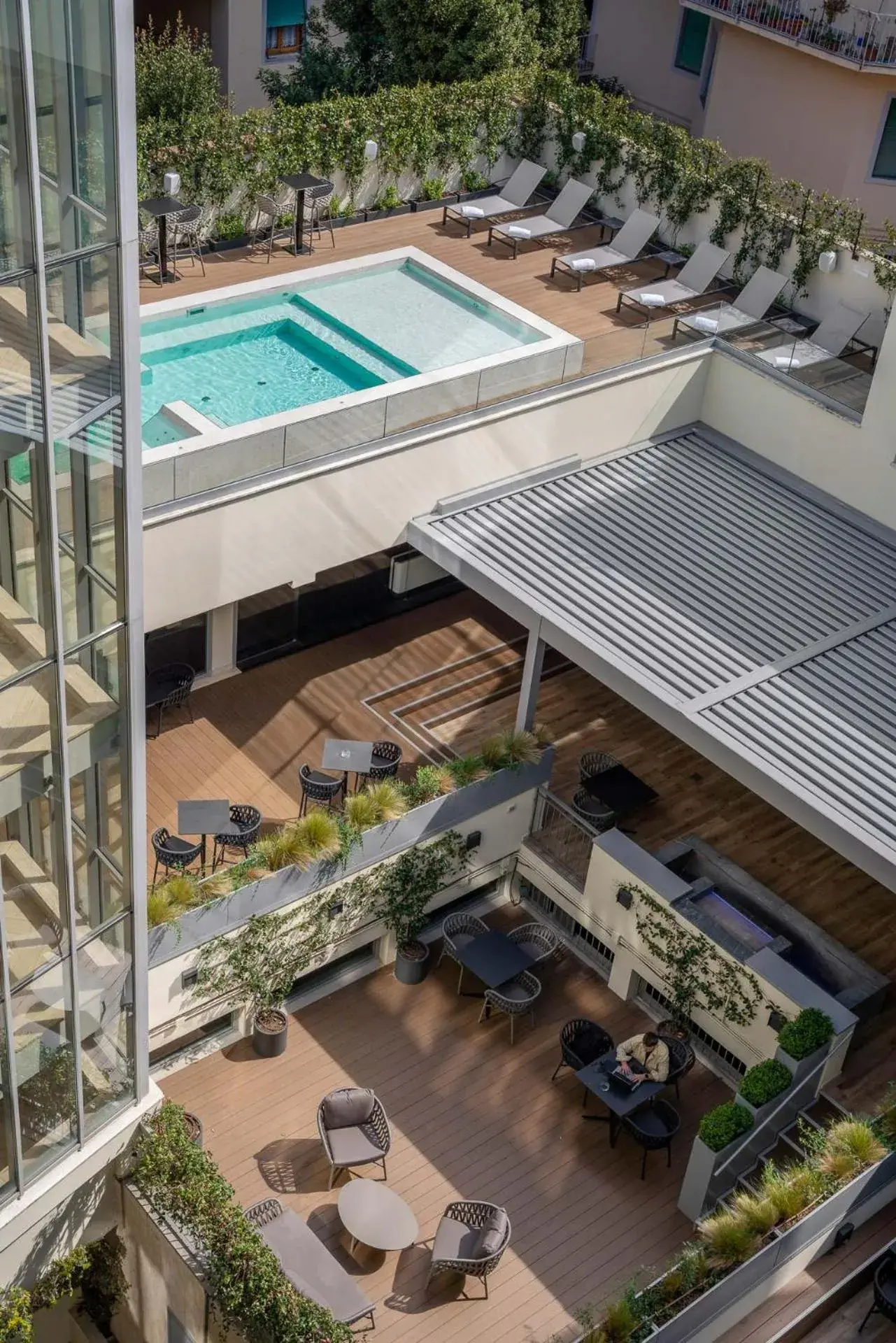 Swimming pool in iQ Hotel Firenze Swimming pool in iQ Hotel Firenze