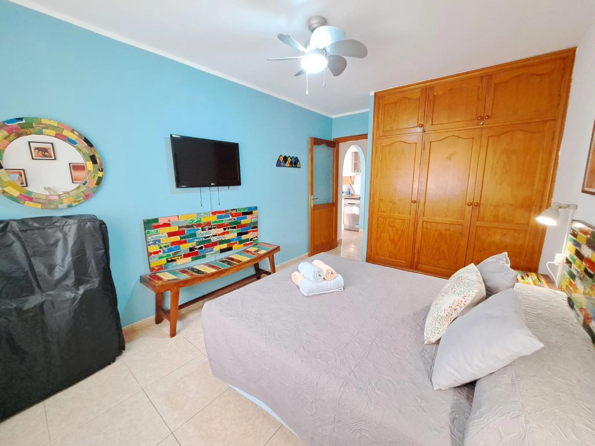 Toilet, Bed in Casa Mamu, terrace, wifi and air con