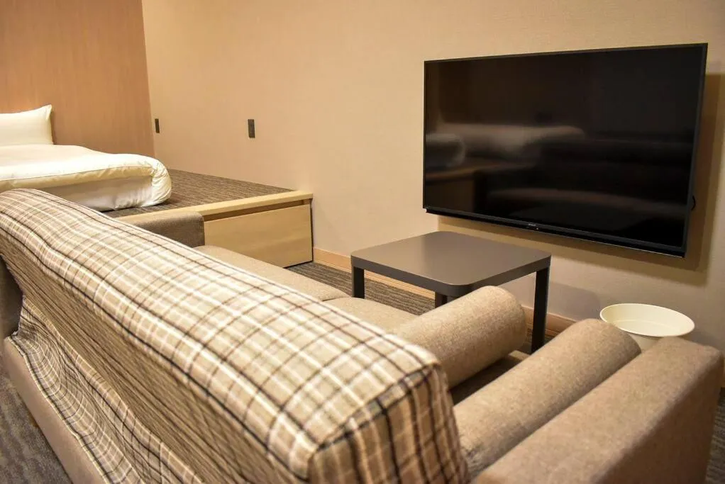 Bed in White Crystal RoomA