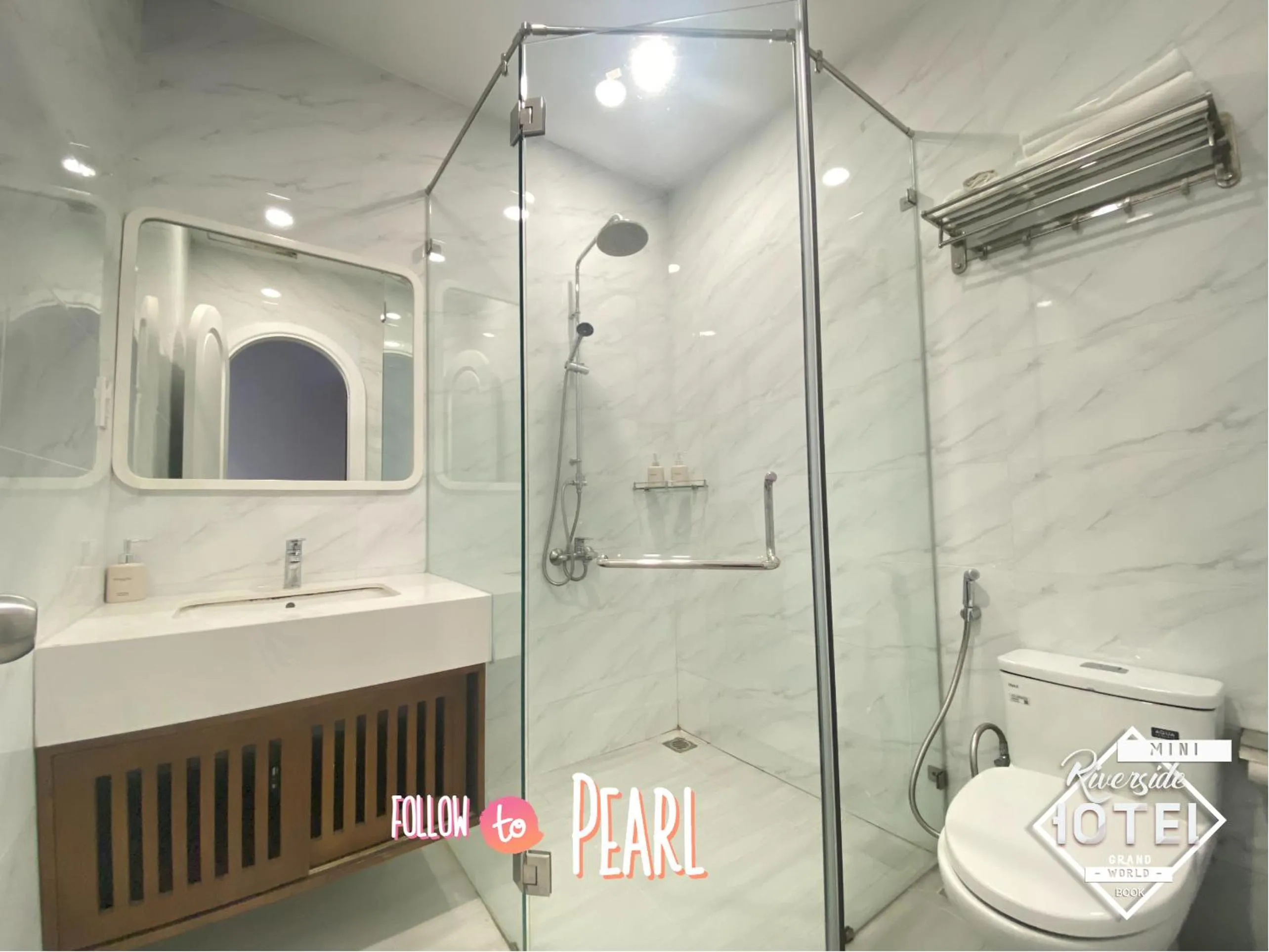 Shower in Riverside Mini Hotel Grand World Phu Quoc