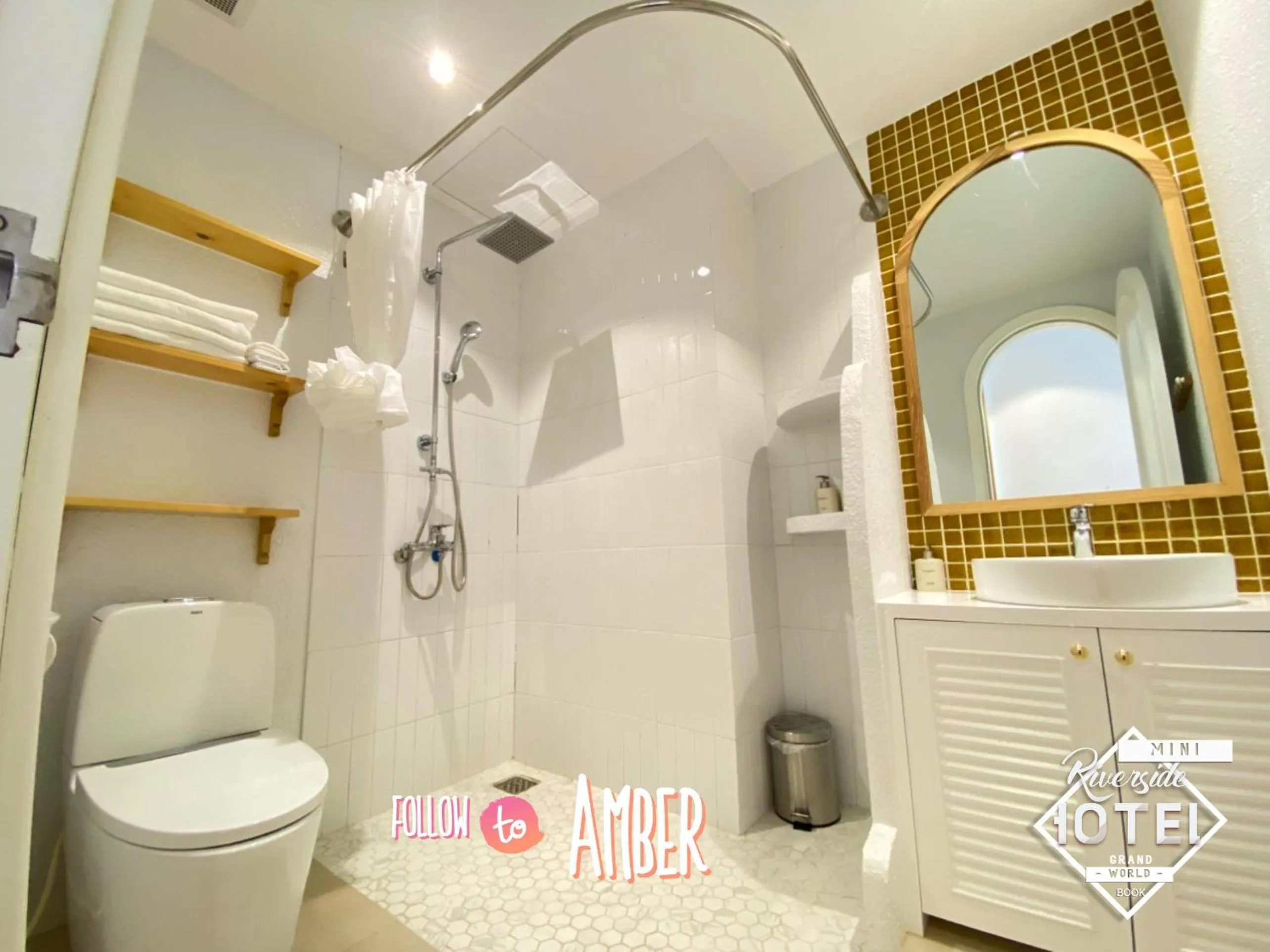 Shower in Riverside Mini Hotel Grand World Phu Quoc