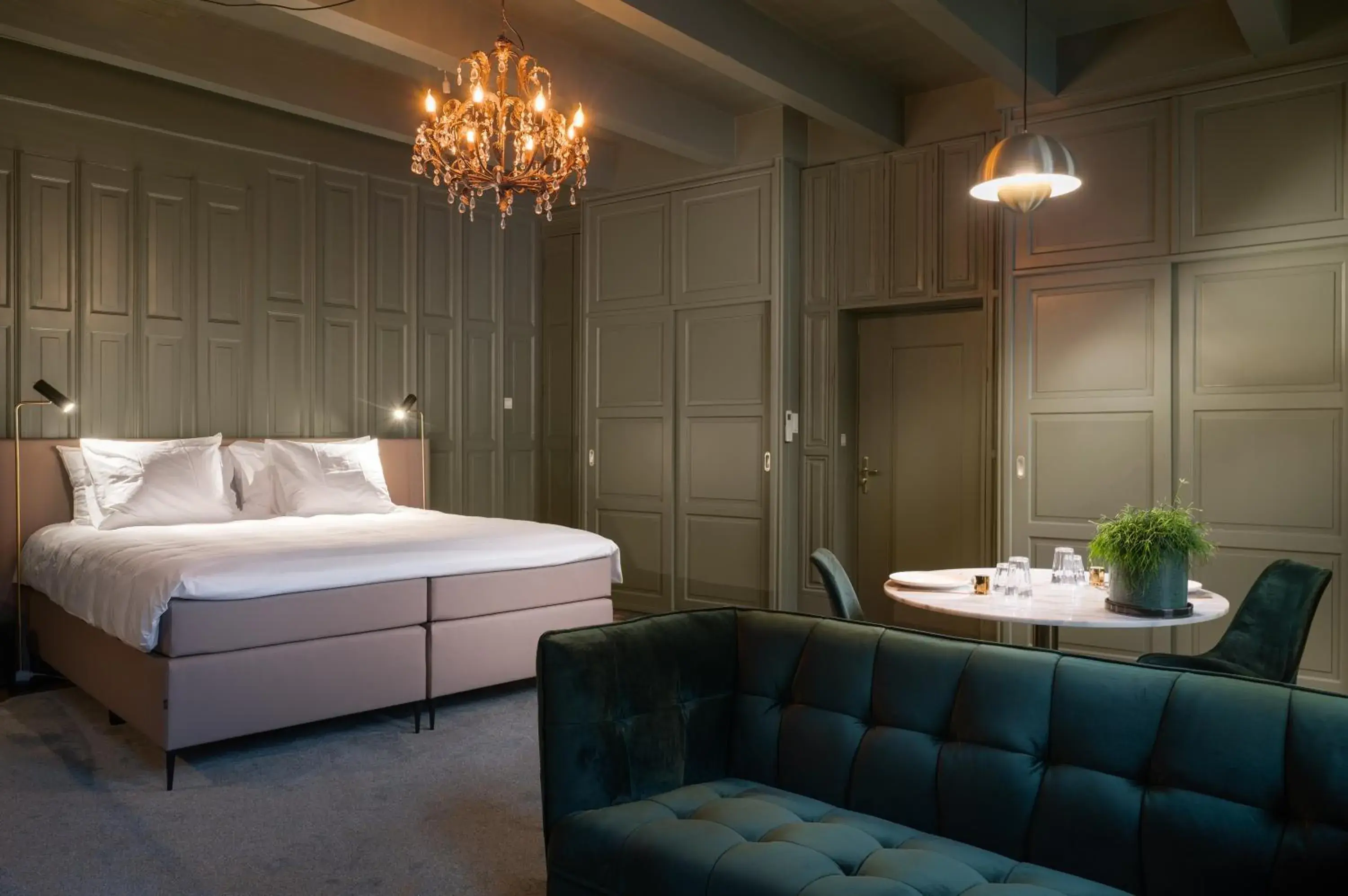 Superior King Room in De Olde Signorie Superior King Room in De Olde Signorie