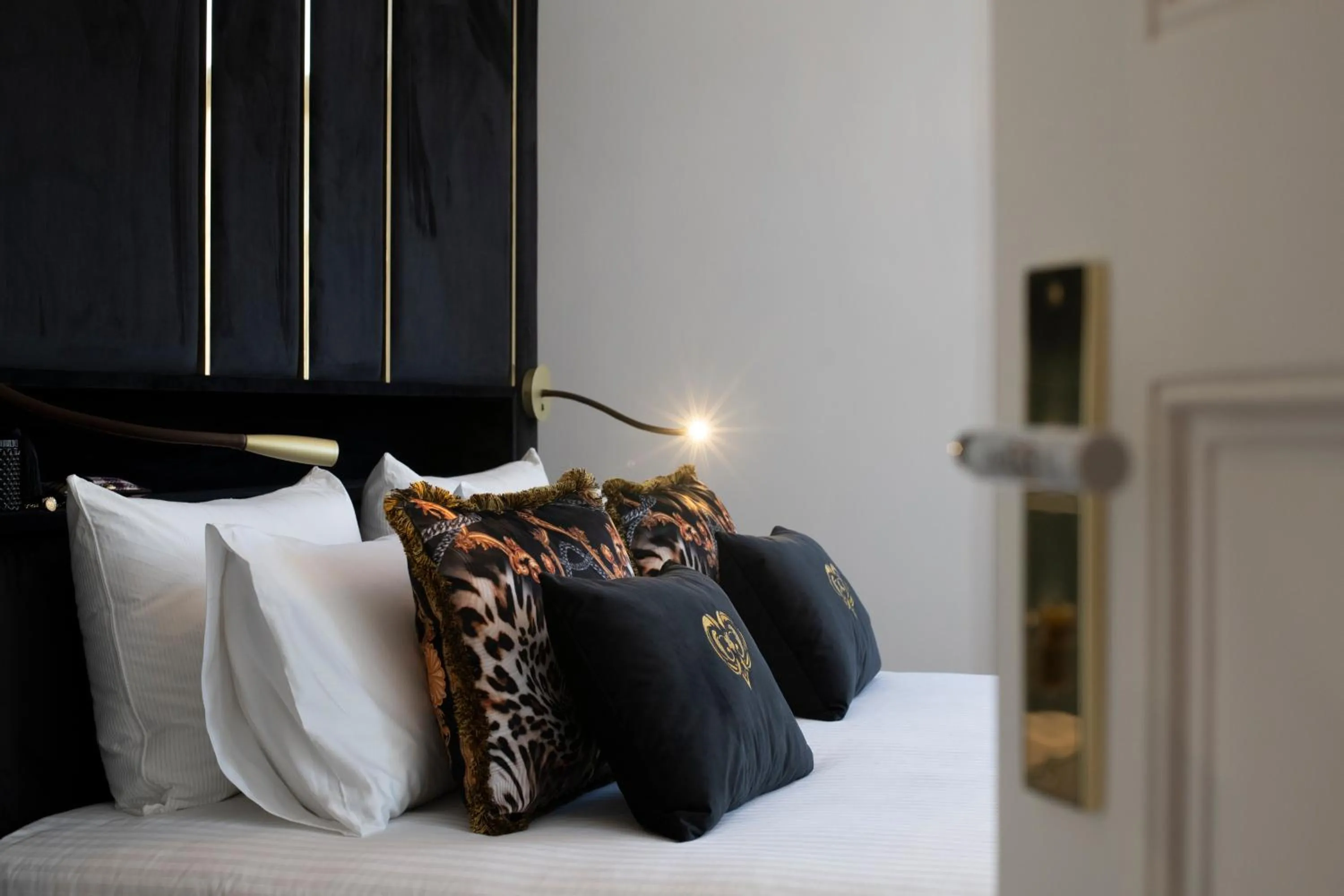 Bed in 1877 Estrela Palace