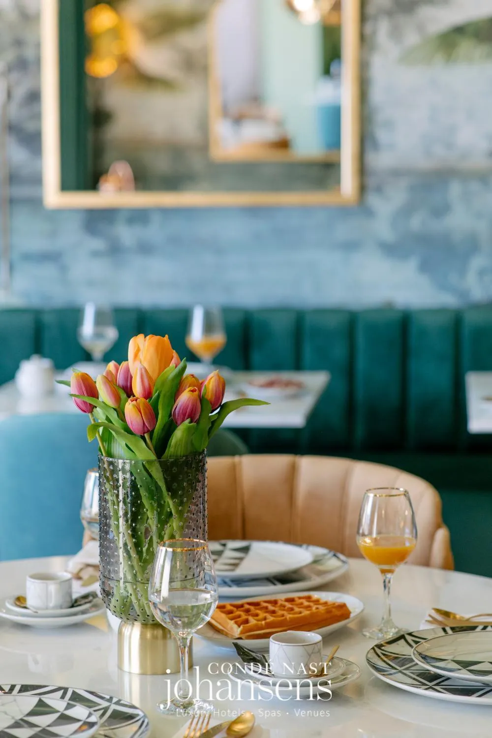 Breakfast in 1877 Estrela Palace