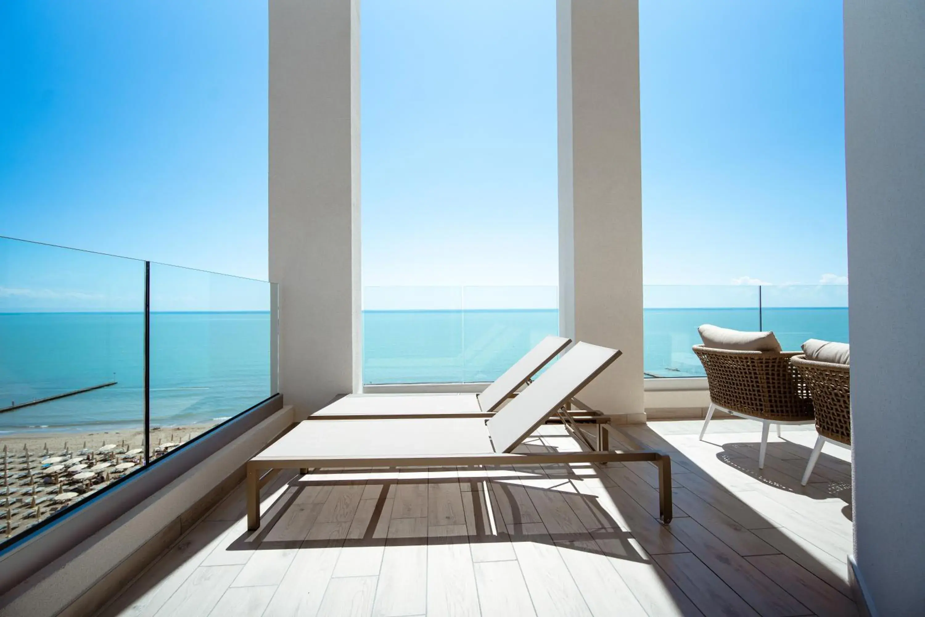 Deluxe Suite with Sea View in Hotel Cavalieri Palace & Suites Deluxe Suite with Sea View in Hotel Cavalieri Palace & Suites