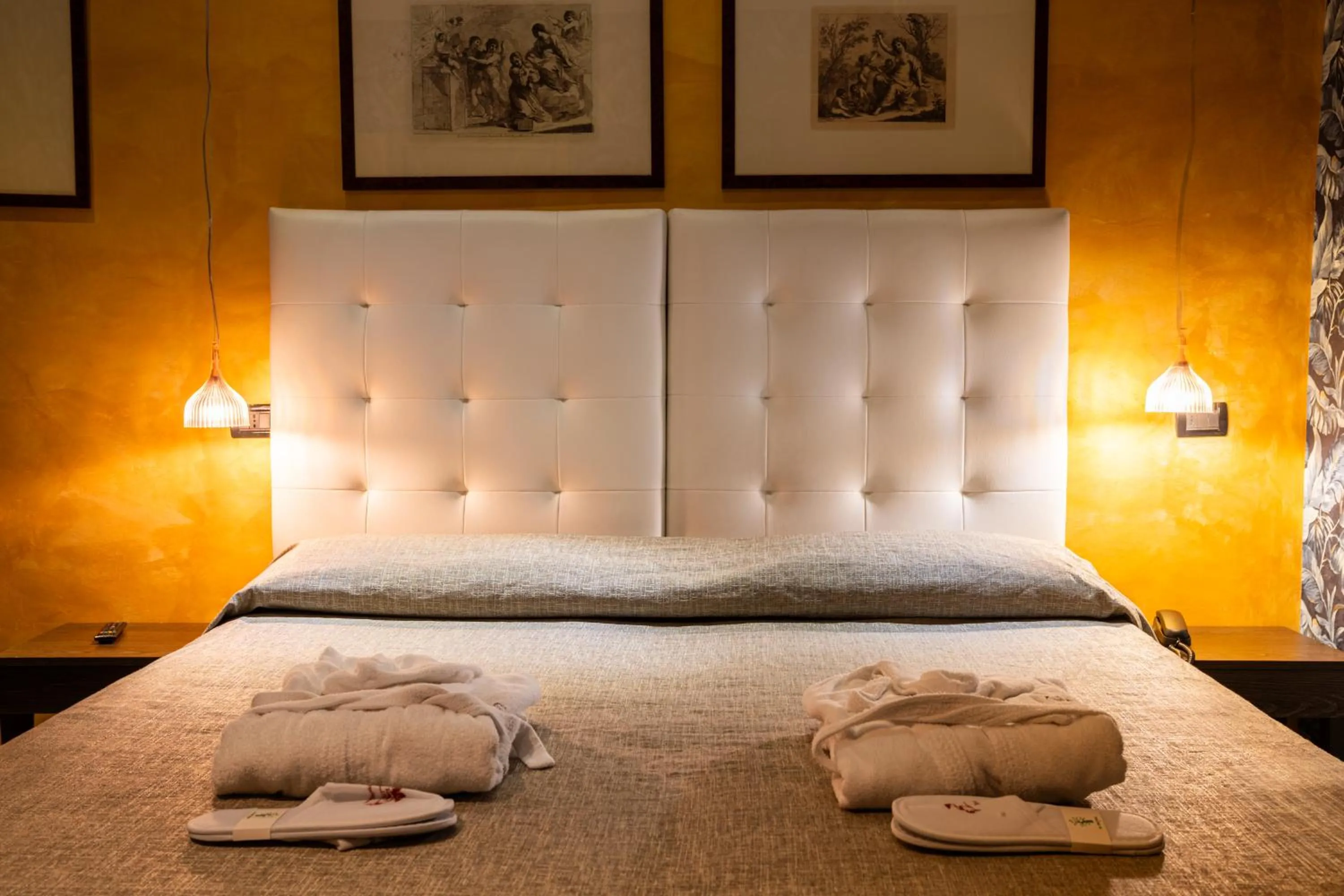 Bed in Hotel Il Guercino