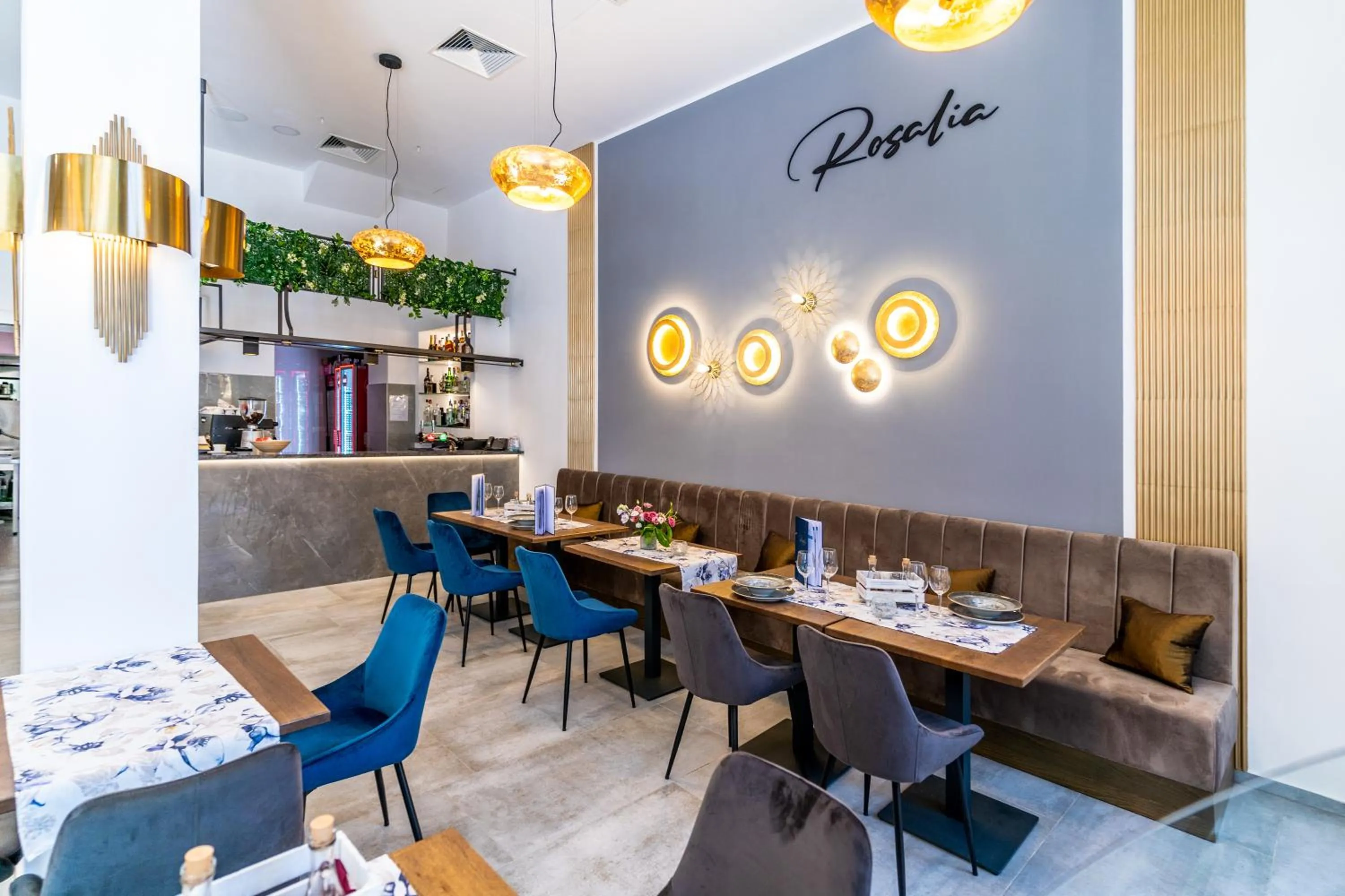 Restaurant/places to eat in Heritage Hotel Stypia