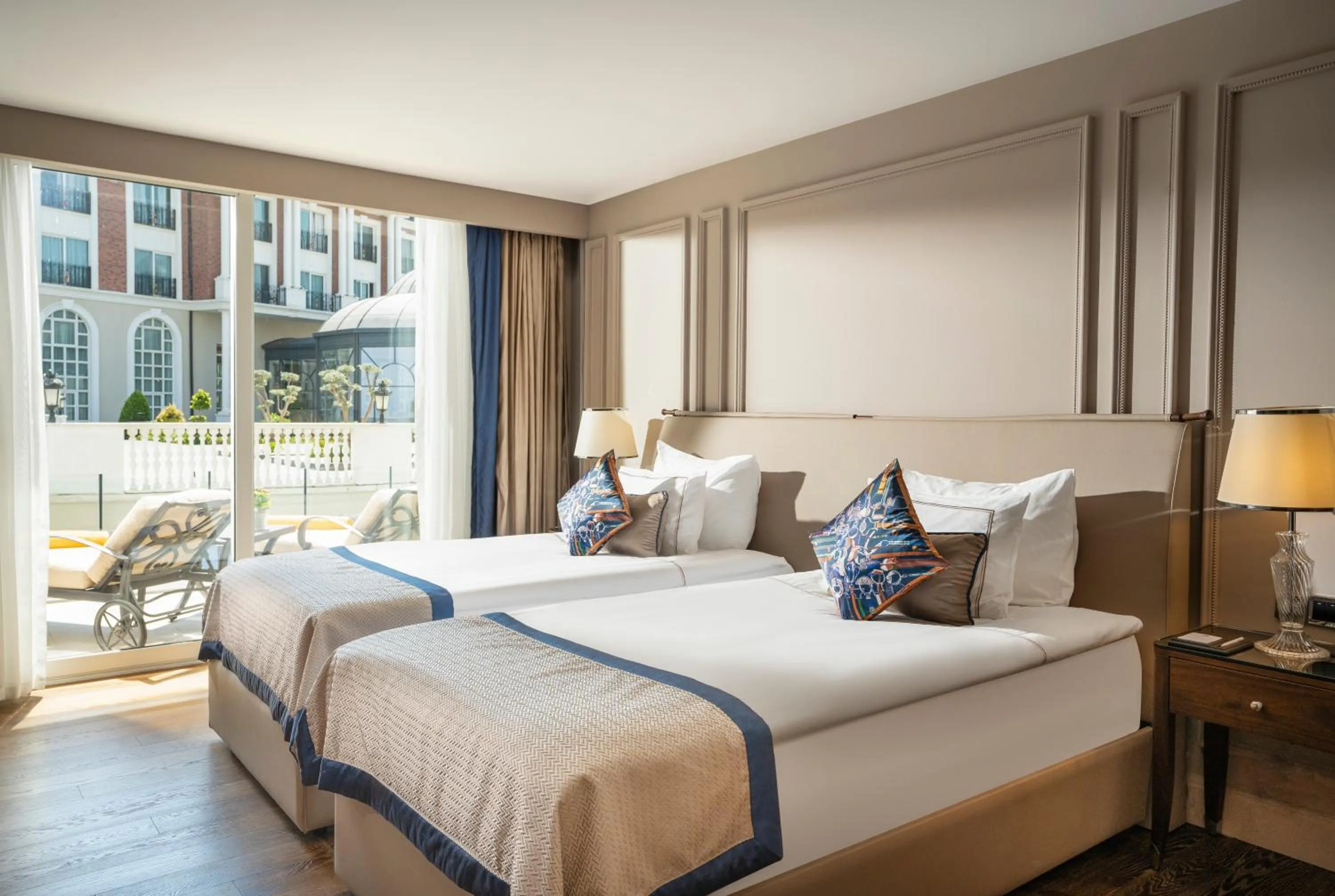 Bed in Kaya Palazzo Resort & Casino