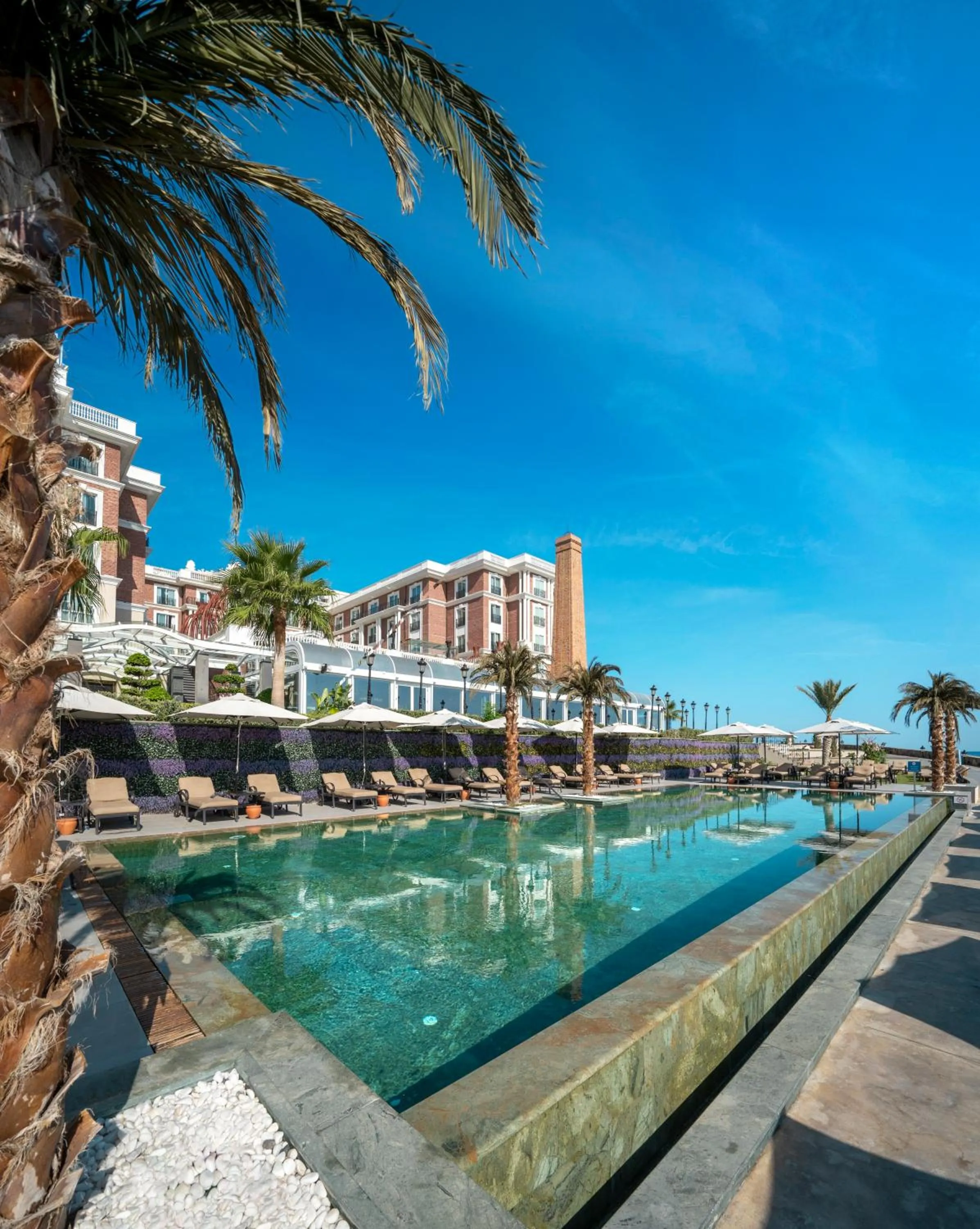 Swimming pool in Kaya Palazzo Resort & Casino