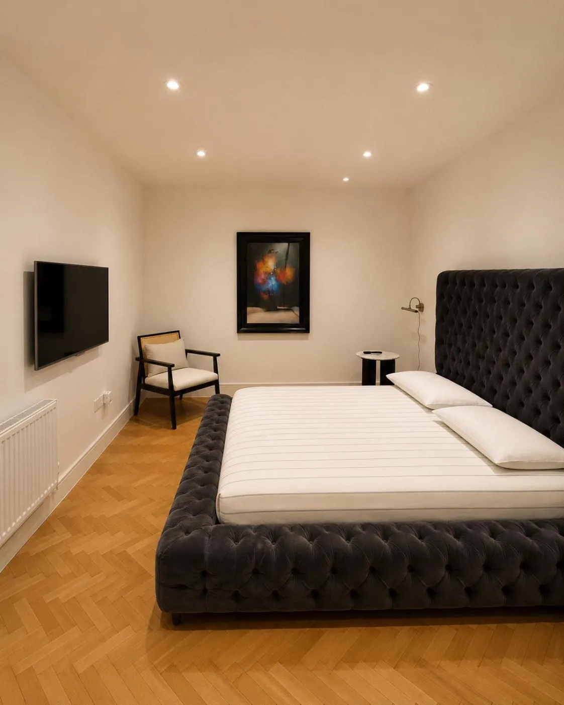 Bedroom, Bed in Parkway House