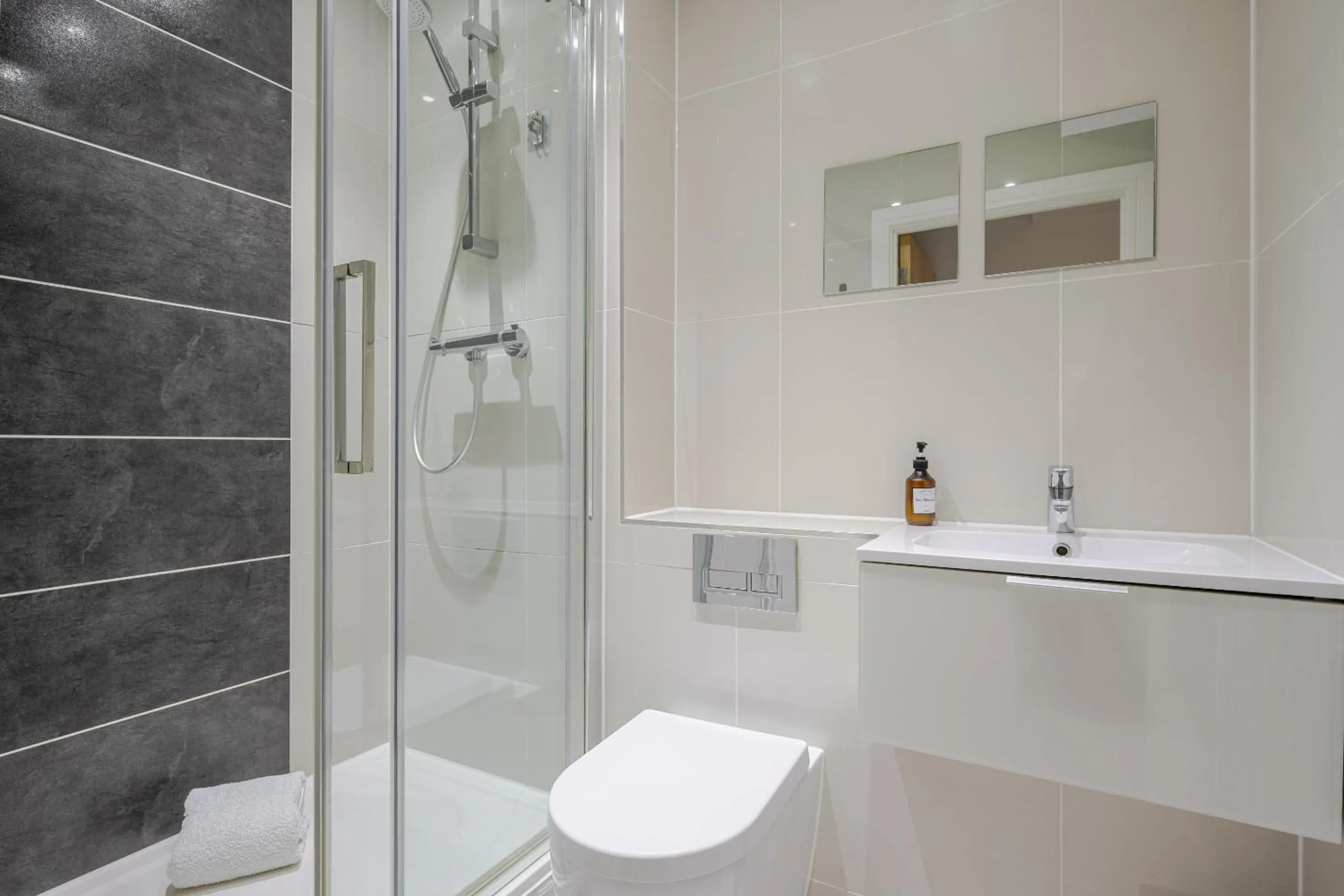 Bathroom in Parkway House