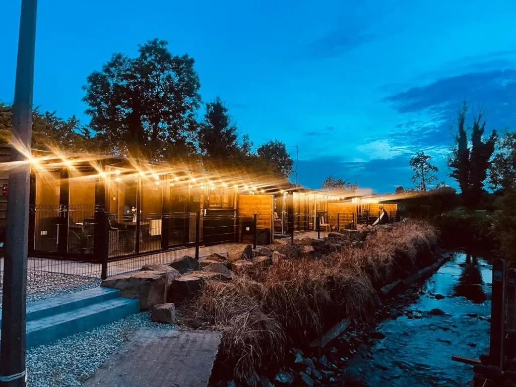 Night in Walsh's Mill Lodges & Linen House