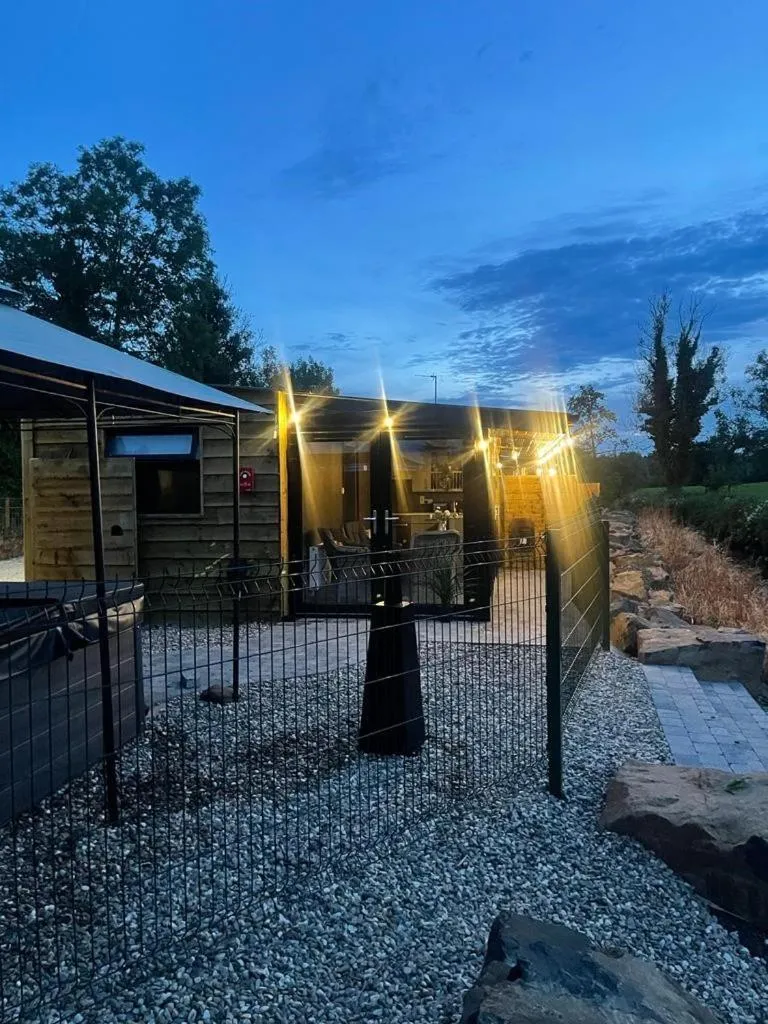 Night in Walsh's Mill Lodges & Linen House