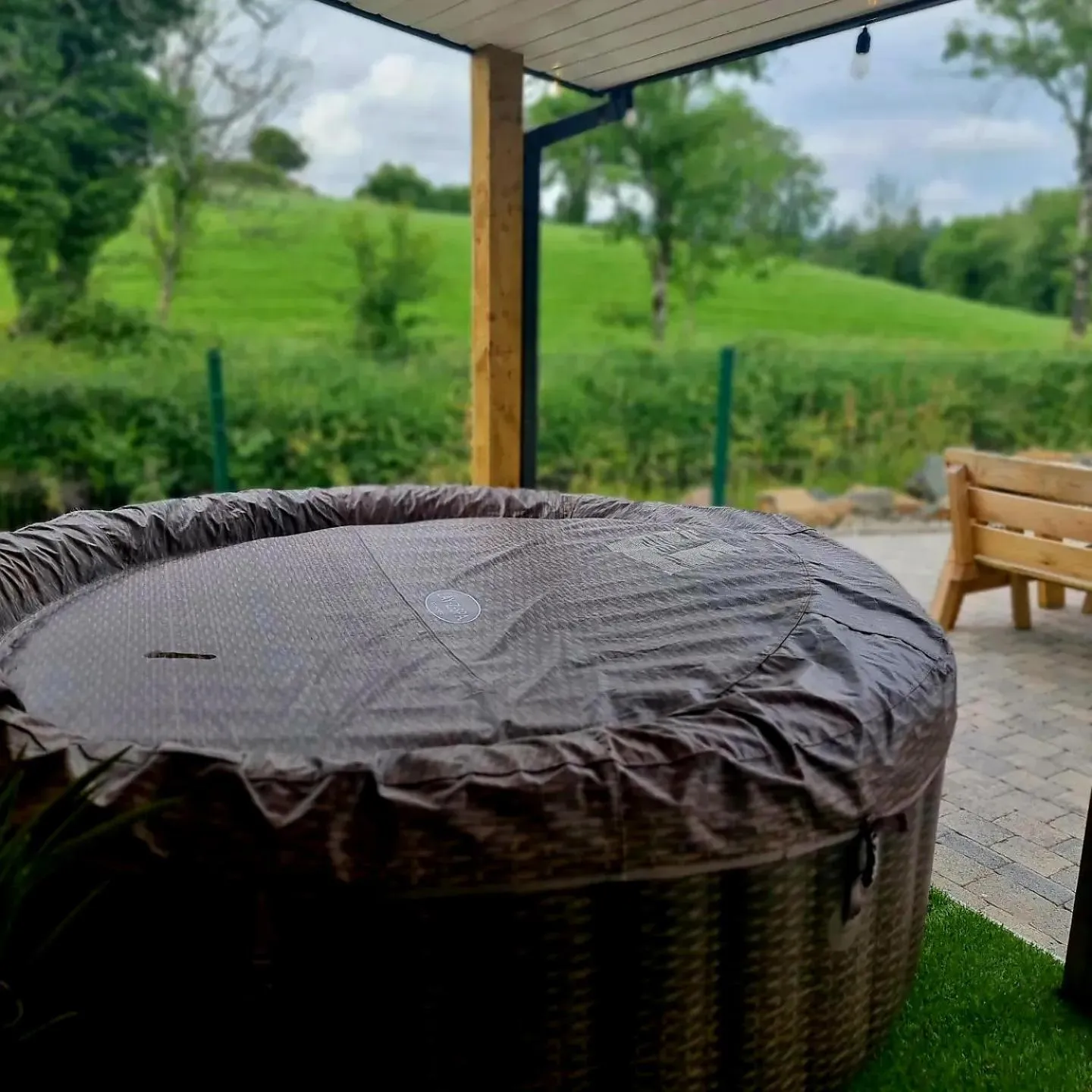 Hot Tub in Walsh's Mill Lodges & Linen House