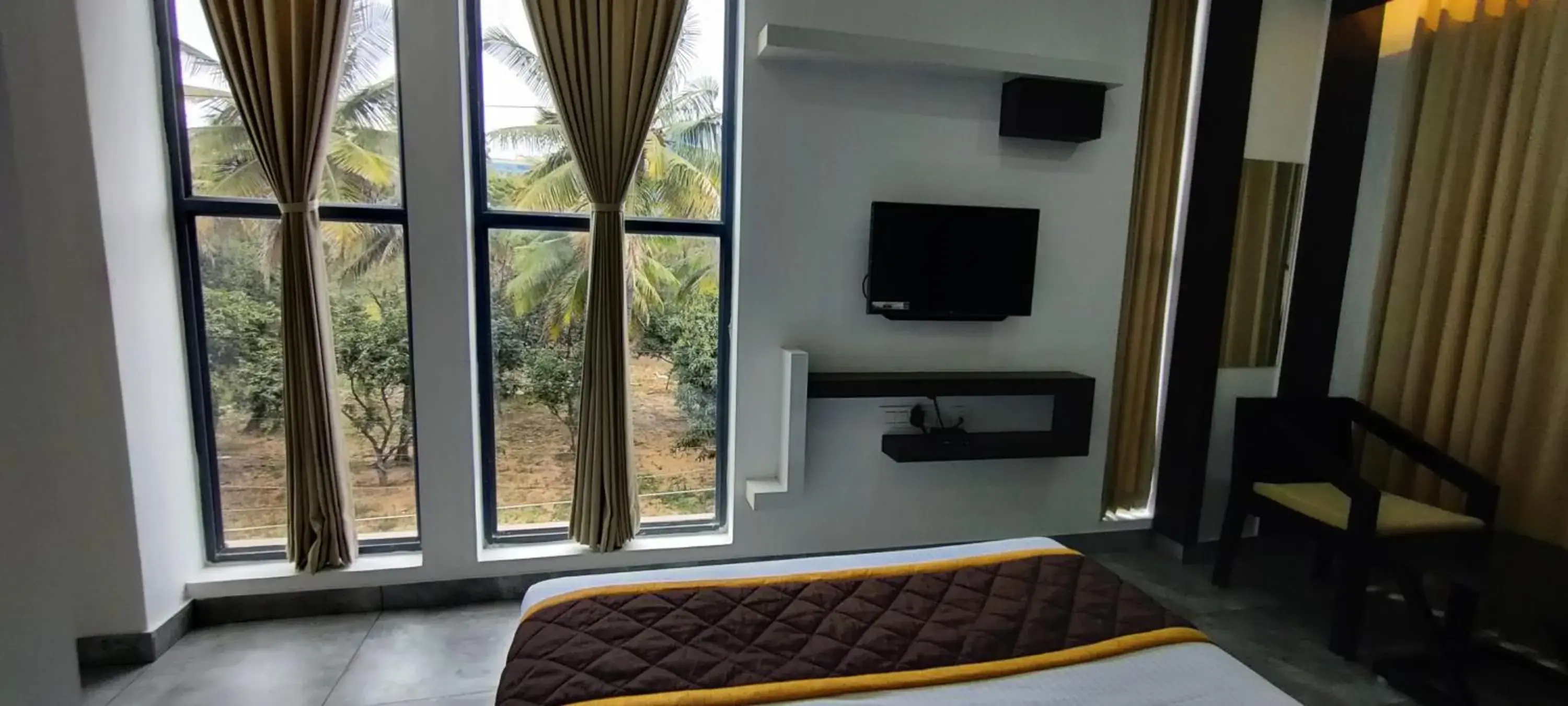 Bed in HOTEL ABOOZ Bed in HOTEL ABOOZ