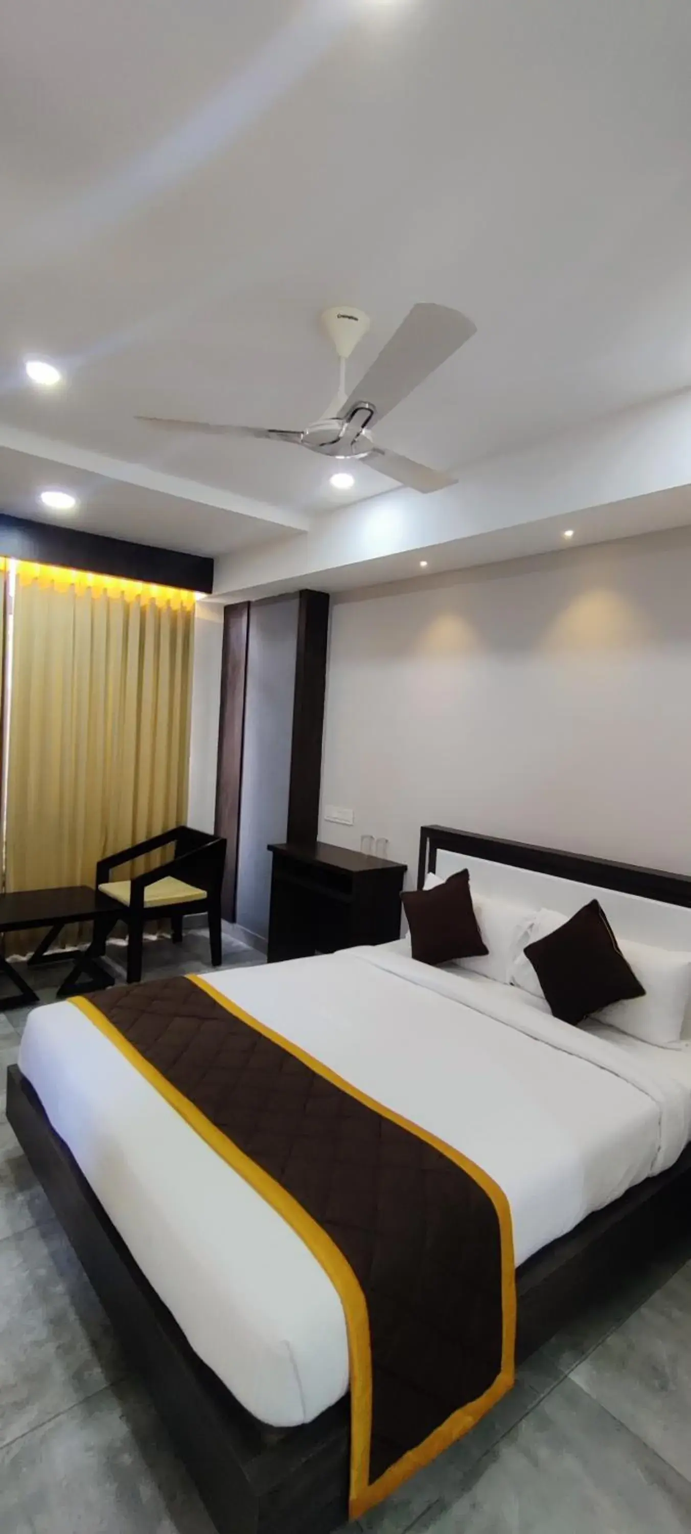 Bed in HOTEL ABOOZ Bed in HOTEL ABOOZ