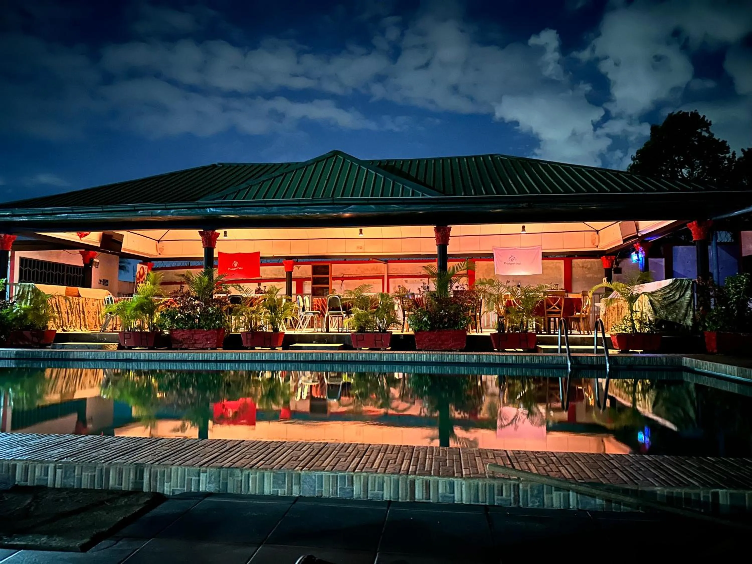 Garden view in Prodiges Hôtel